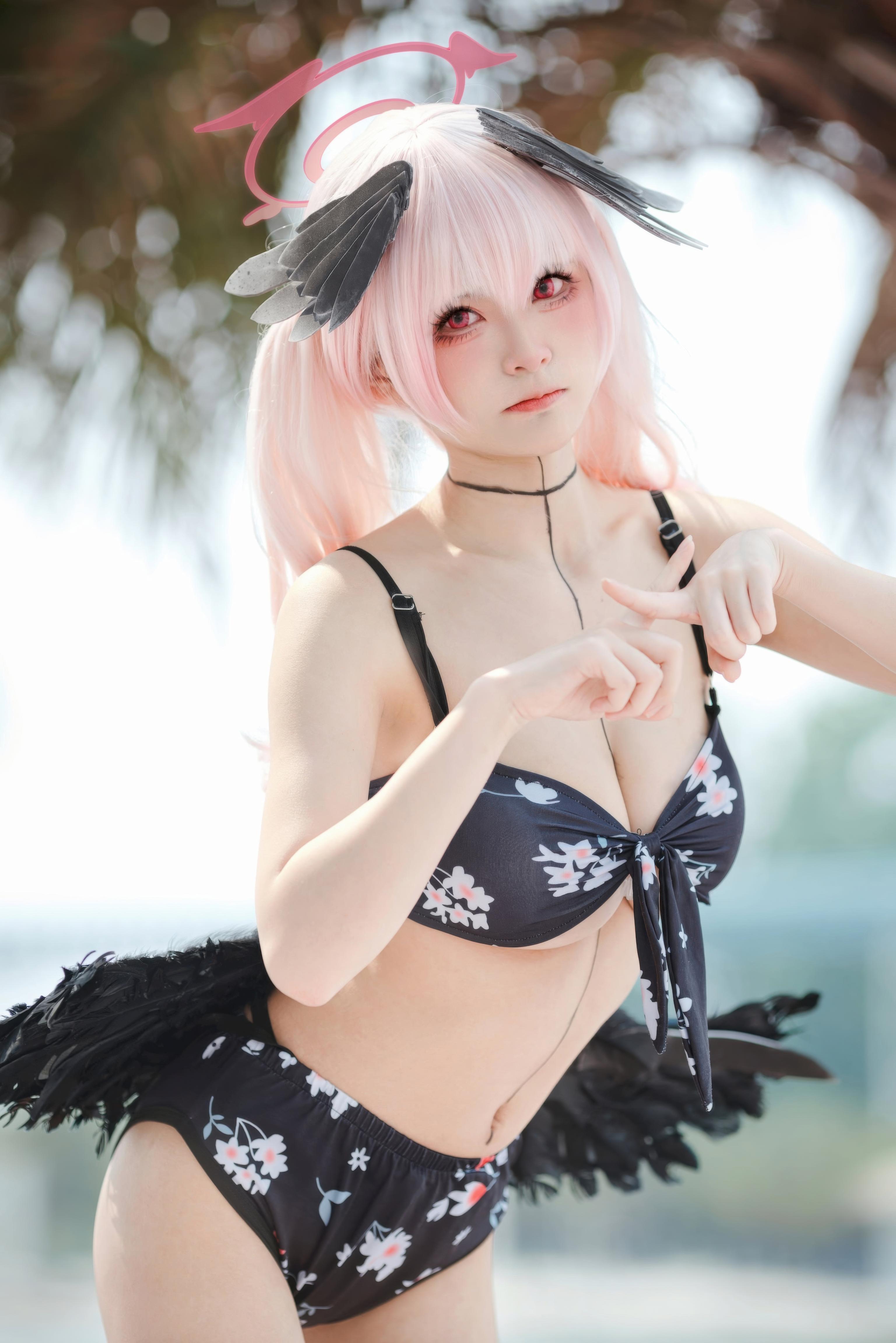 [Cosplay] Jiushi Qimei - Azur Lane Koharu Swimsuit: Beach Black Swimsuit Character Recreation 27P