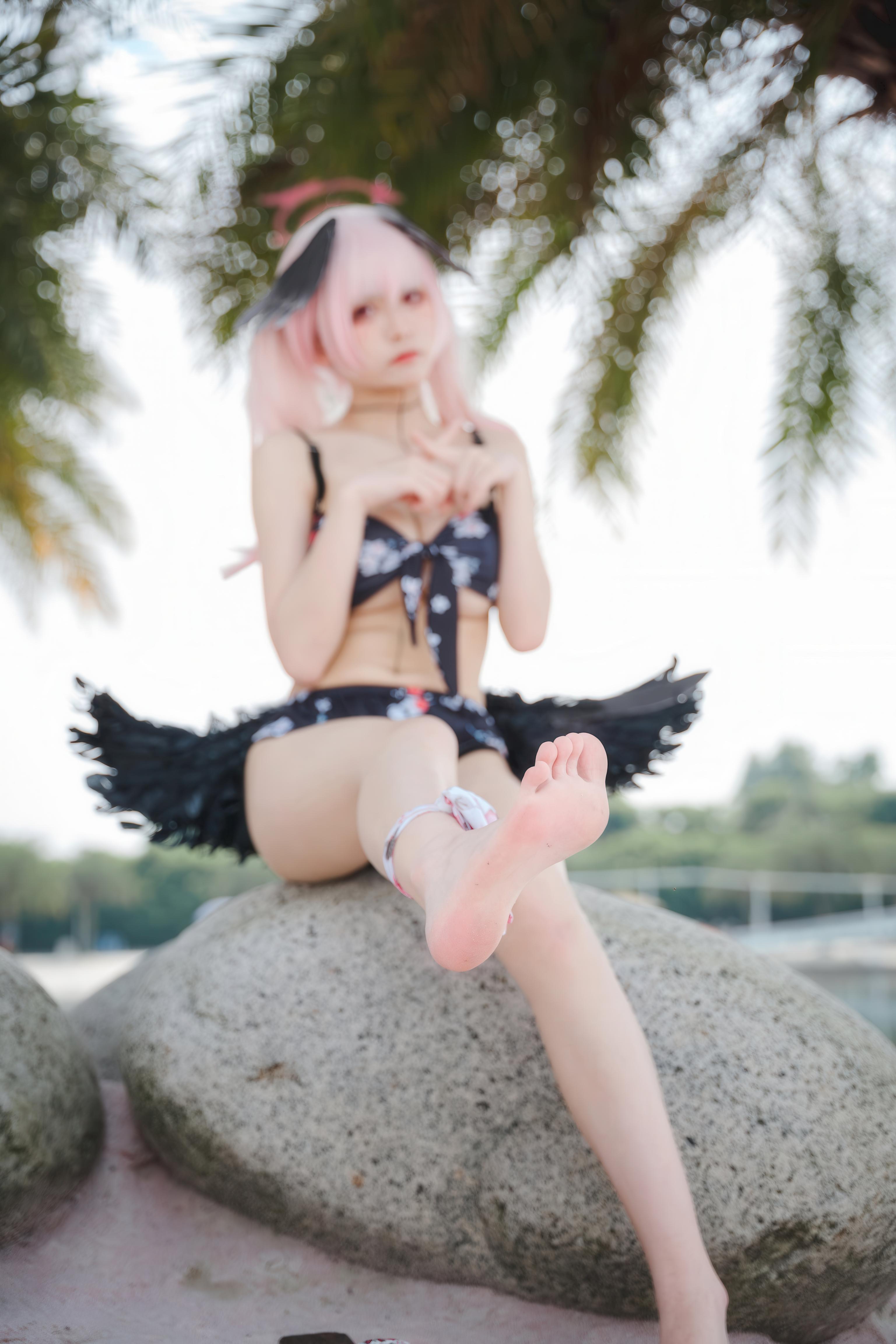 '[cosplay] 九柒喵 - 碧蓝航线 小春 Bikini: Tái hiện nhân vật bãi biển với bộ đồ bơi đen 27P'