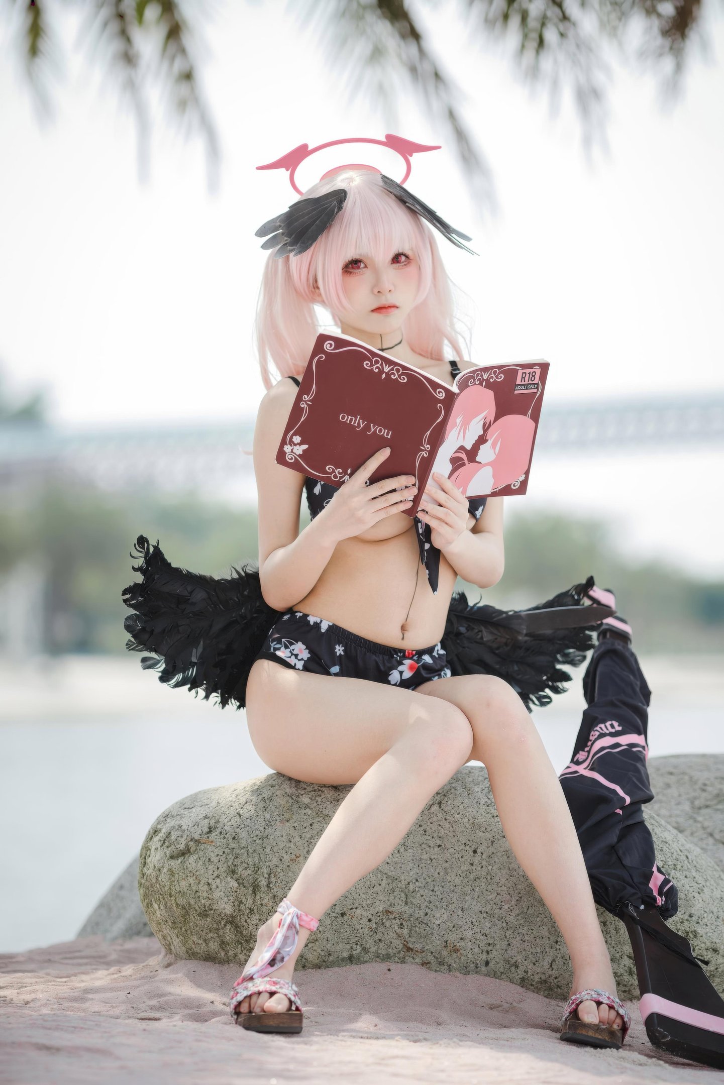 '[cosplay] 九柒喵 - 碧蓝航线 小春 Bikini: Tái hiện nhân vật bãi biển với bộ đồ bơi đen 27P'
