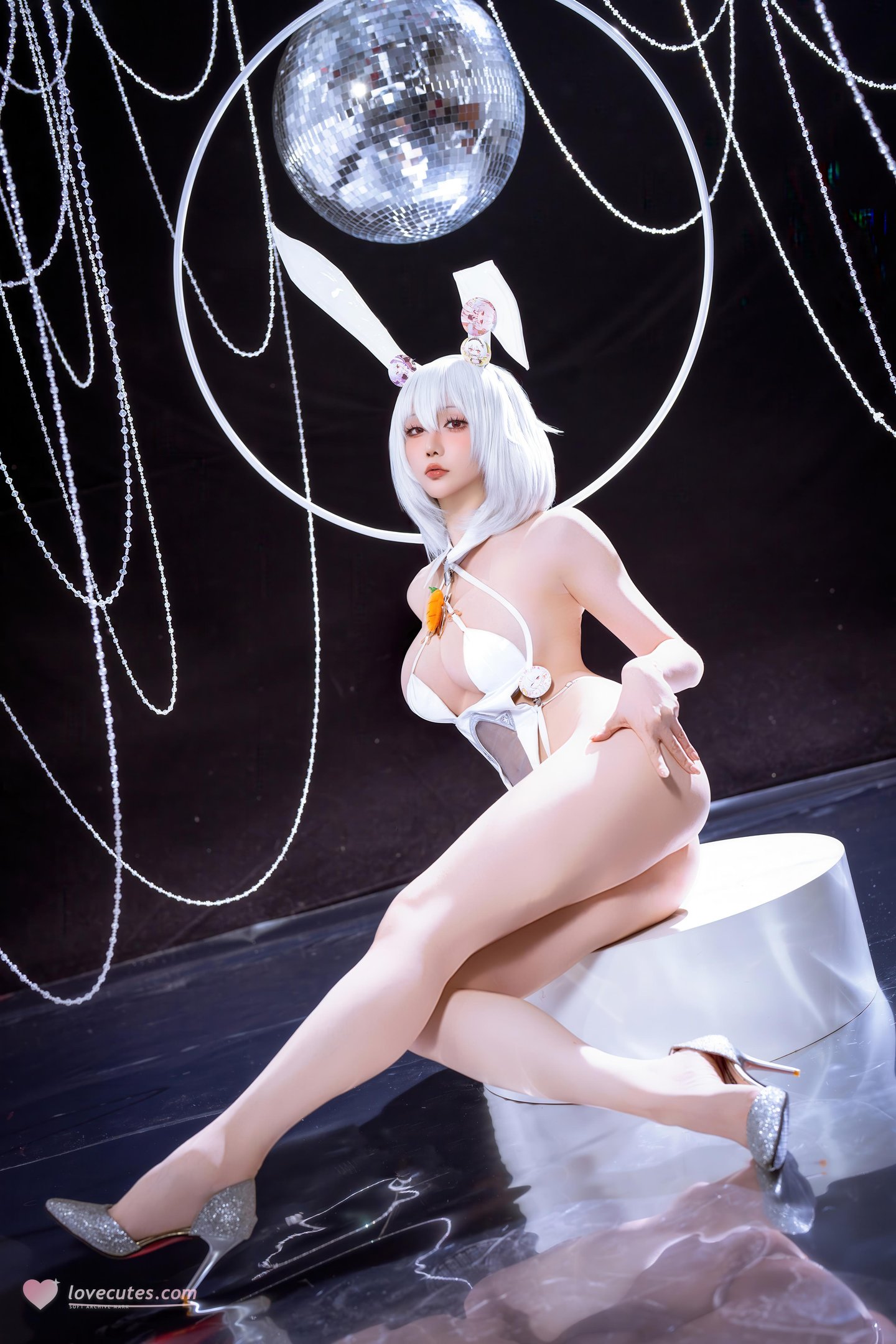 [costume扮演] 星之迟迟Hoshilily - 碧藍航線 天狼星：白兔女郎白絲巨乳 露穴美腿還原 58P