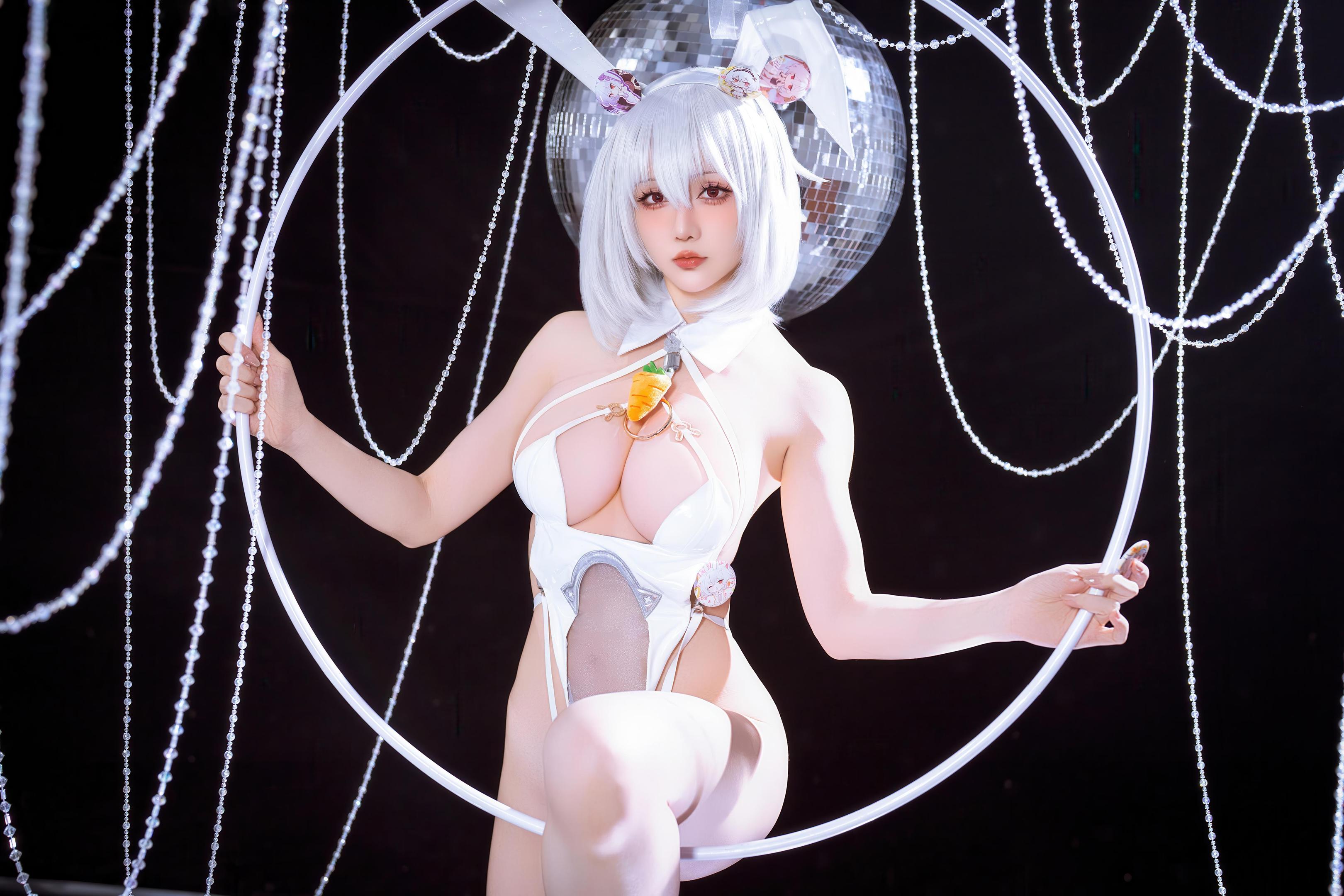 '[cosplay] 星之迟迟Hoshilily - 碧蓝航线 天狼星: Bạch Thỏ Nữ Lãng Bạch Tơ Khổng Lồ, Lộ Huyệt Mỹ Đùi 58P'