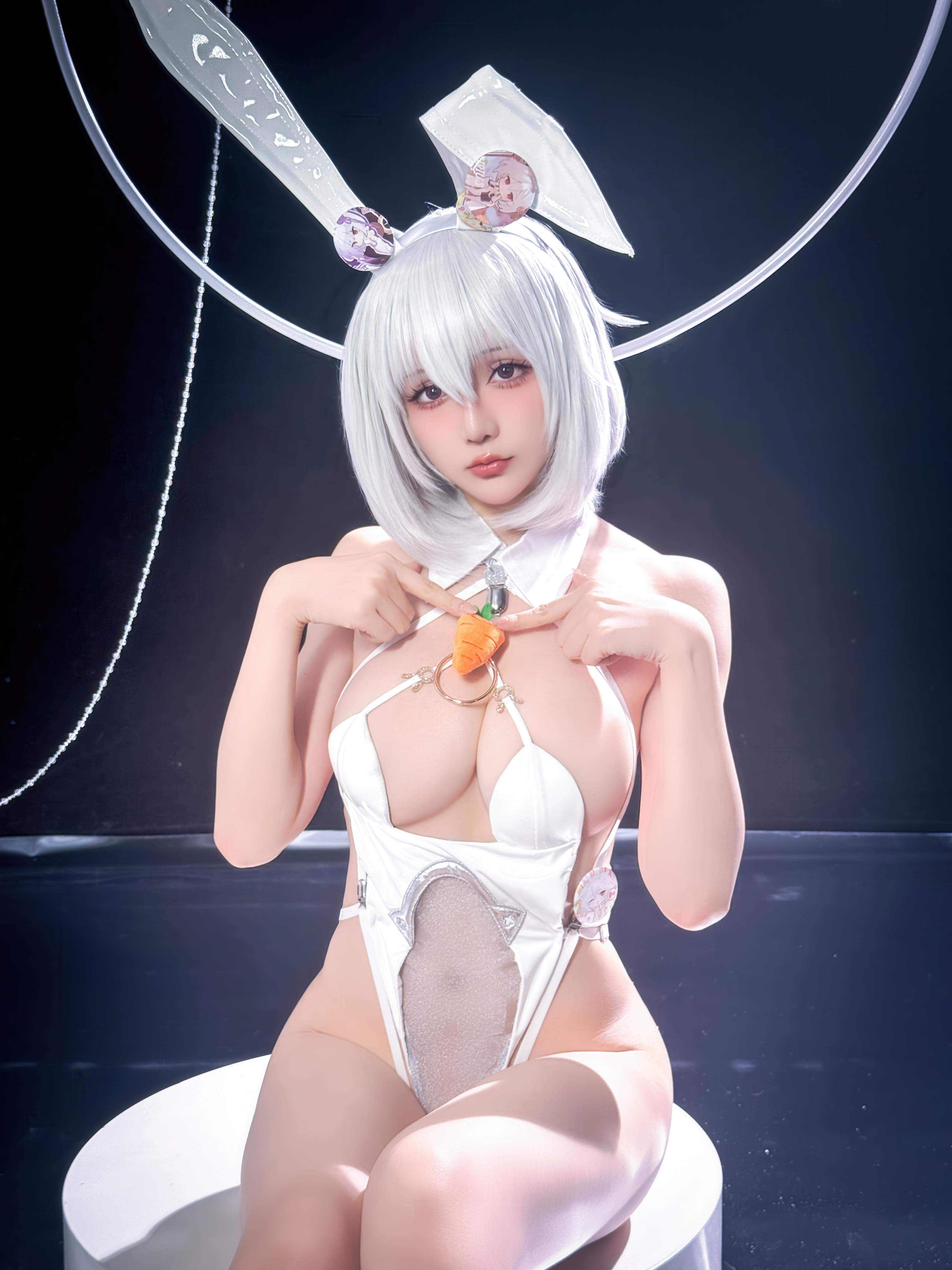 [costumeプレイ] 星之迟迟Hoshilily - 碧蓝航线 天狼星：白ウサギ女郎 白ストッキング 巨乳 露出美脚再現 58P