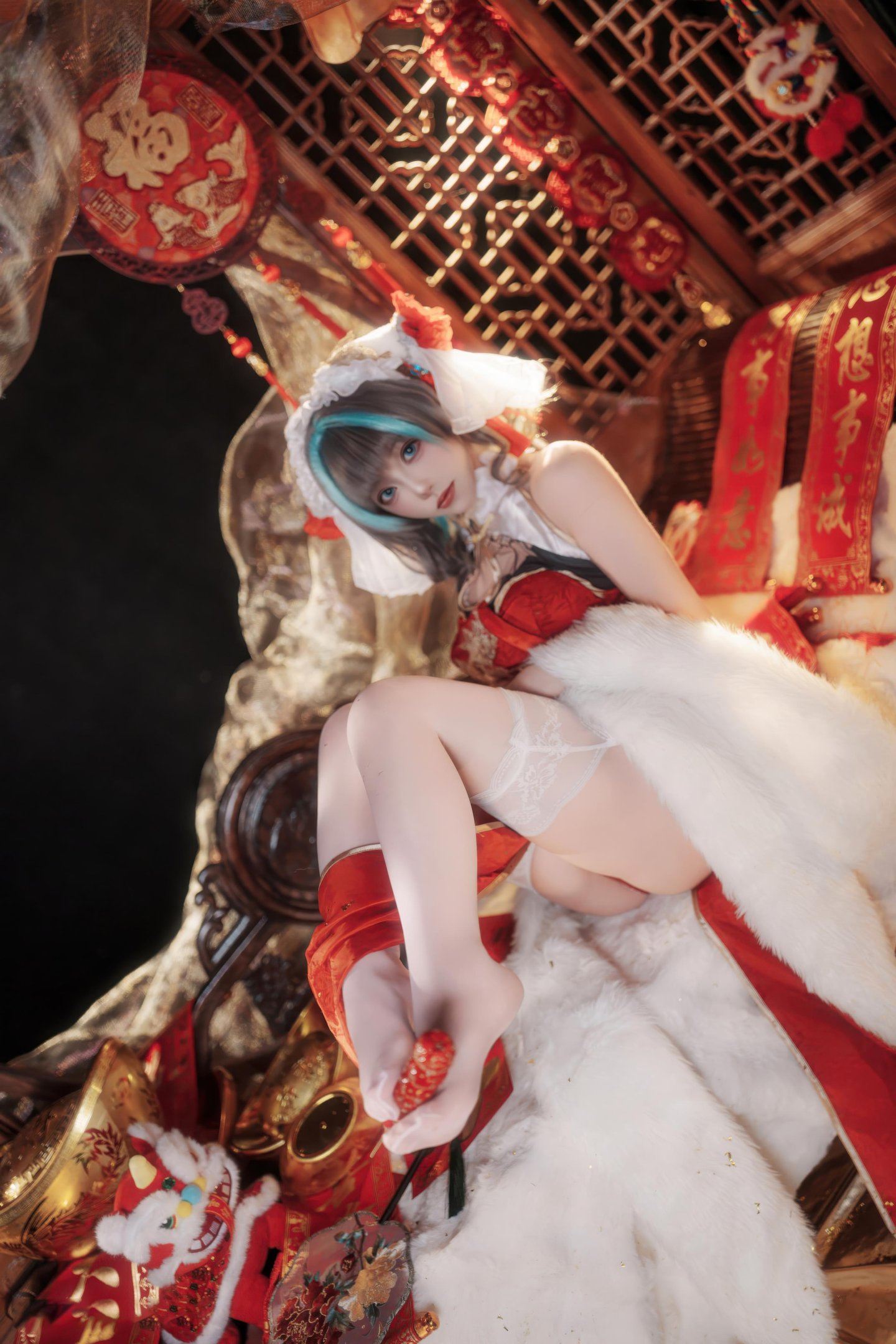 【コスプレ】Bangni邦尼 - 碧蓝航线 柴郡 新春：赤い旗袍と白いストッキングで露穴露臀再現 66P7V