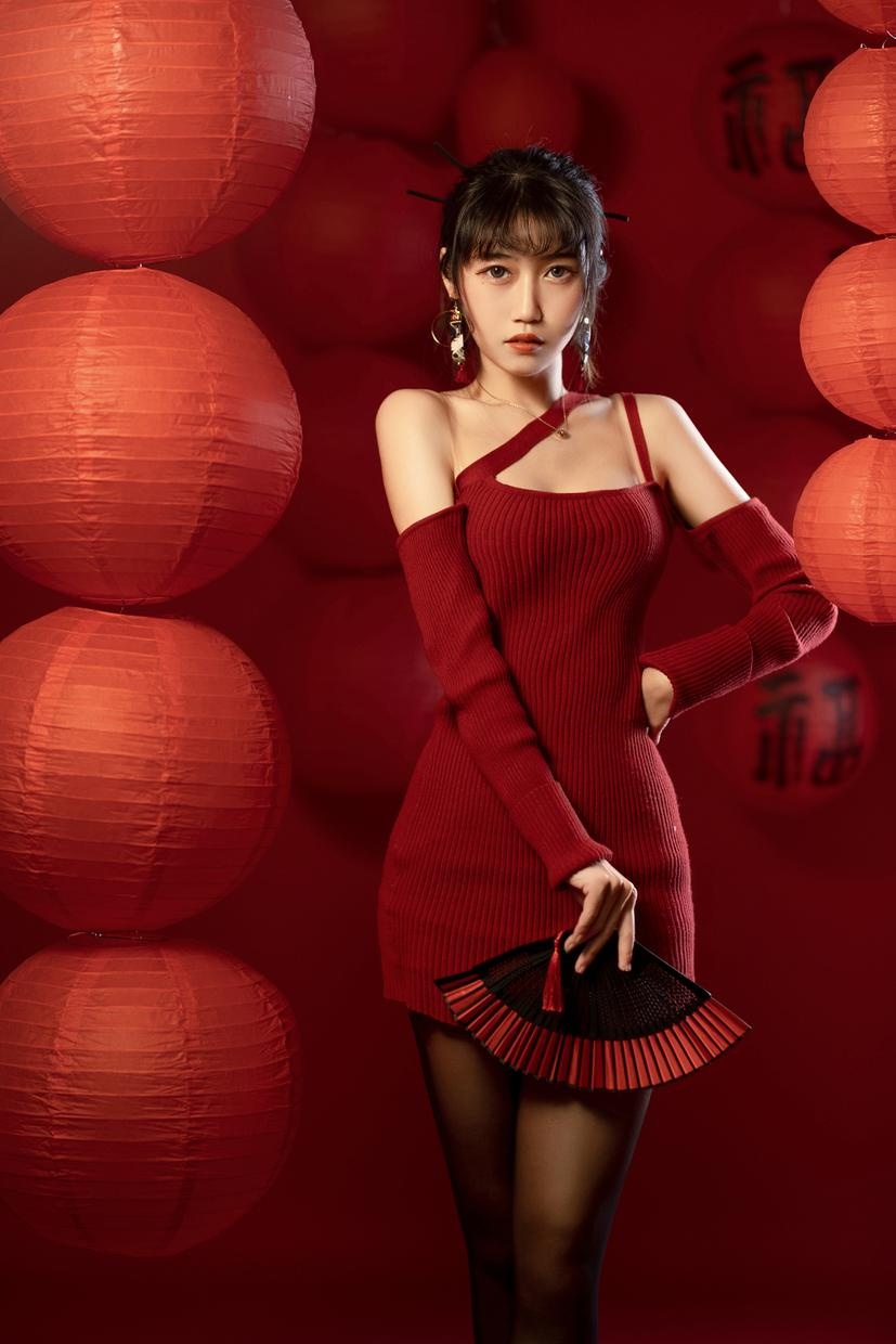 [私房] 不呆貓 - 新年：紅色毛衣黑絲翹臀 新春私房 21P