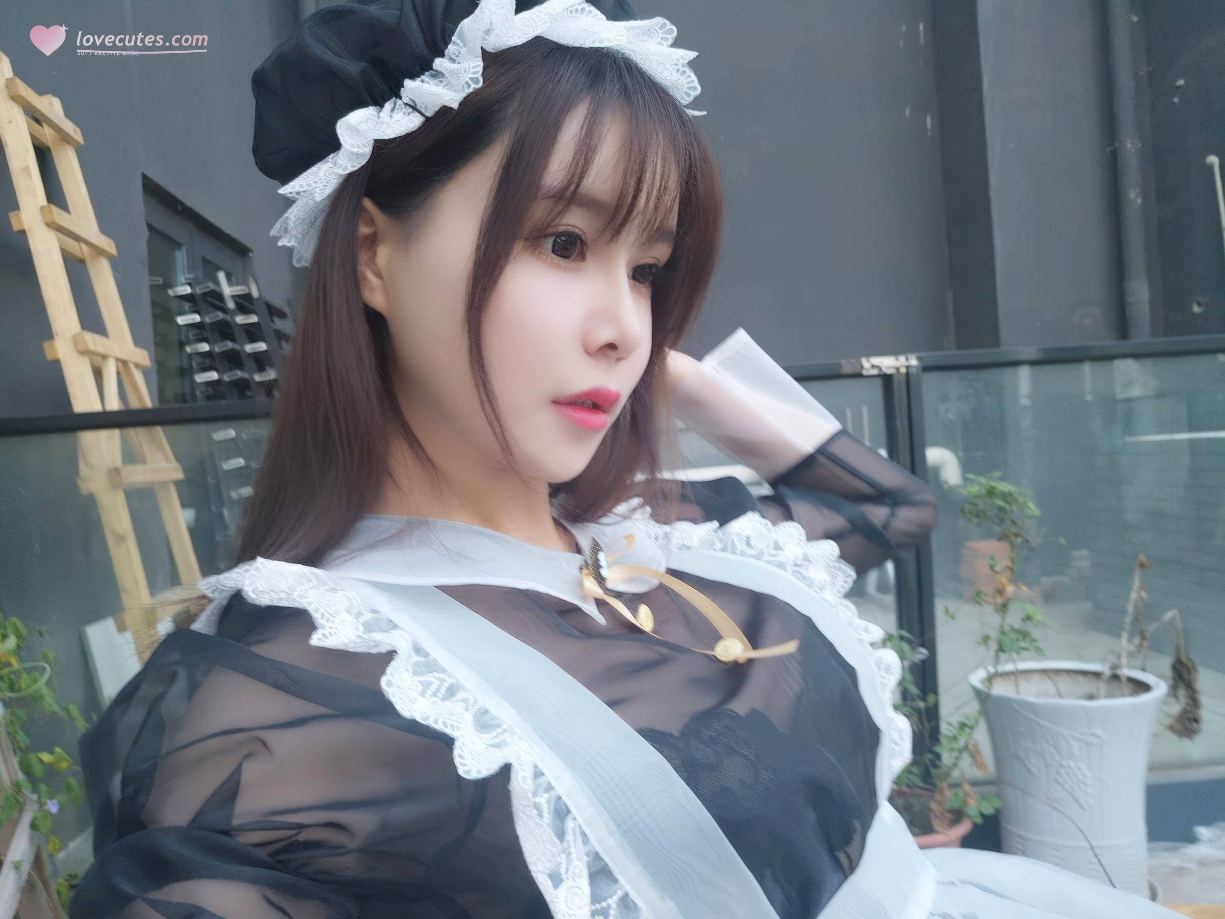[私房] 亞馬遜鯰魚 - 黑色透明女僕：黑紗女僕黑絲美腿 室內私房 33P