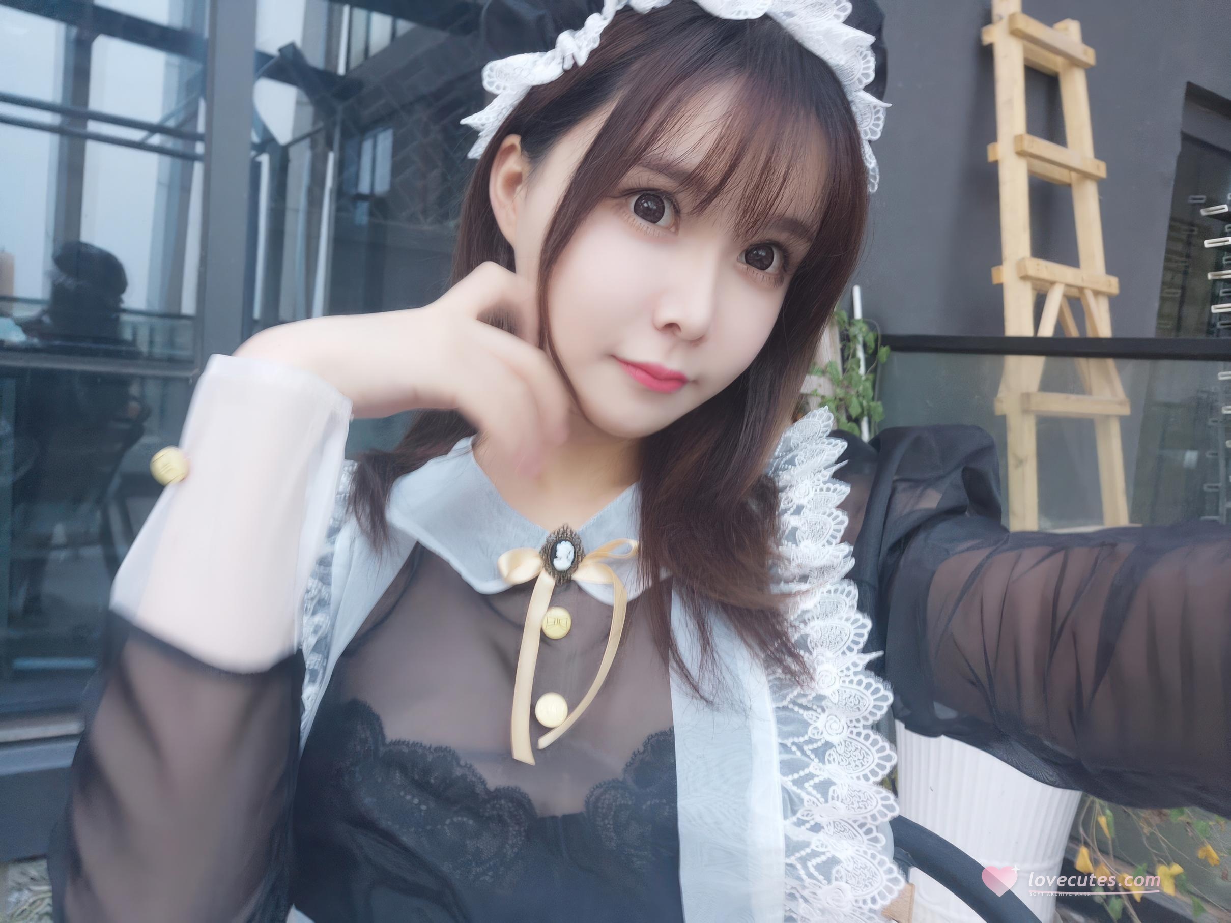 [私房] 亞馬遜鯰魚 - 黑色透明女僕：黑紗女僕黑絲美腿 室內私房 33P