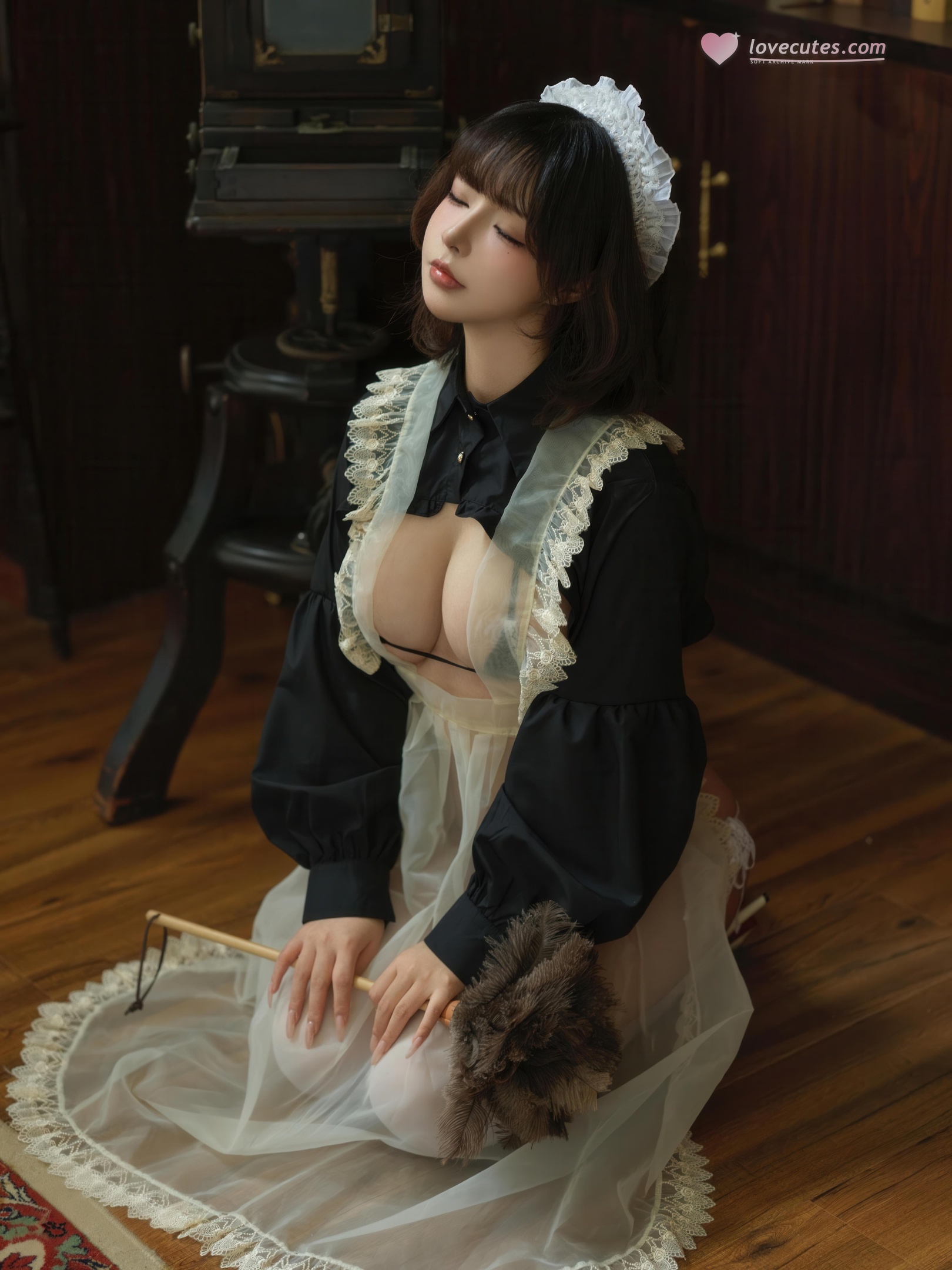[Private] Yuuhui - Homegrown Maid: White Stocking Maid Exposes Curves, Private Collection 149P2V