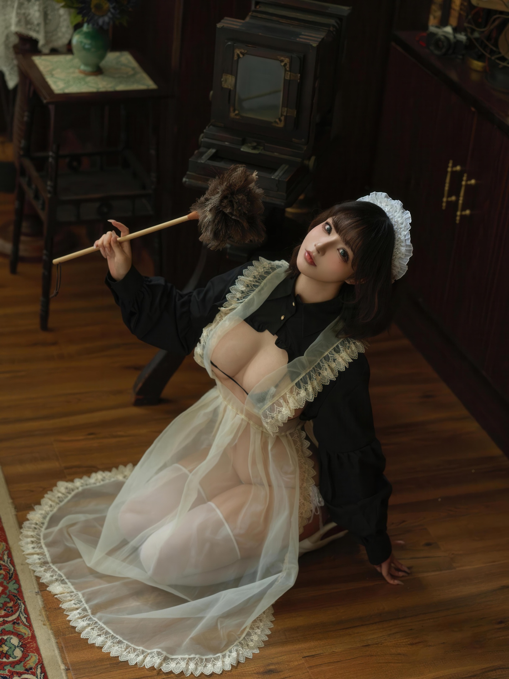 [Private] Yuuhui - Homegrown Maid: White Stocking Maid Exposes Curves, Private Collection 149P2V