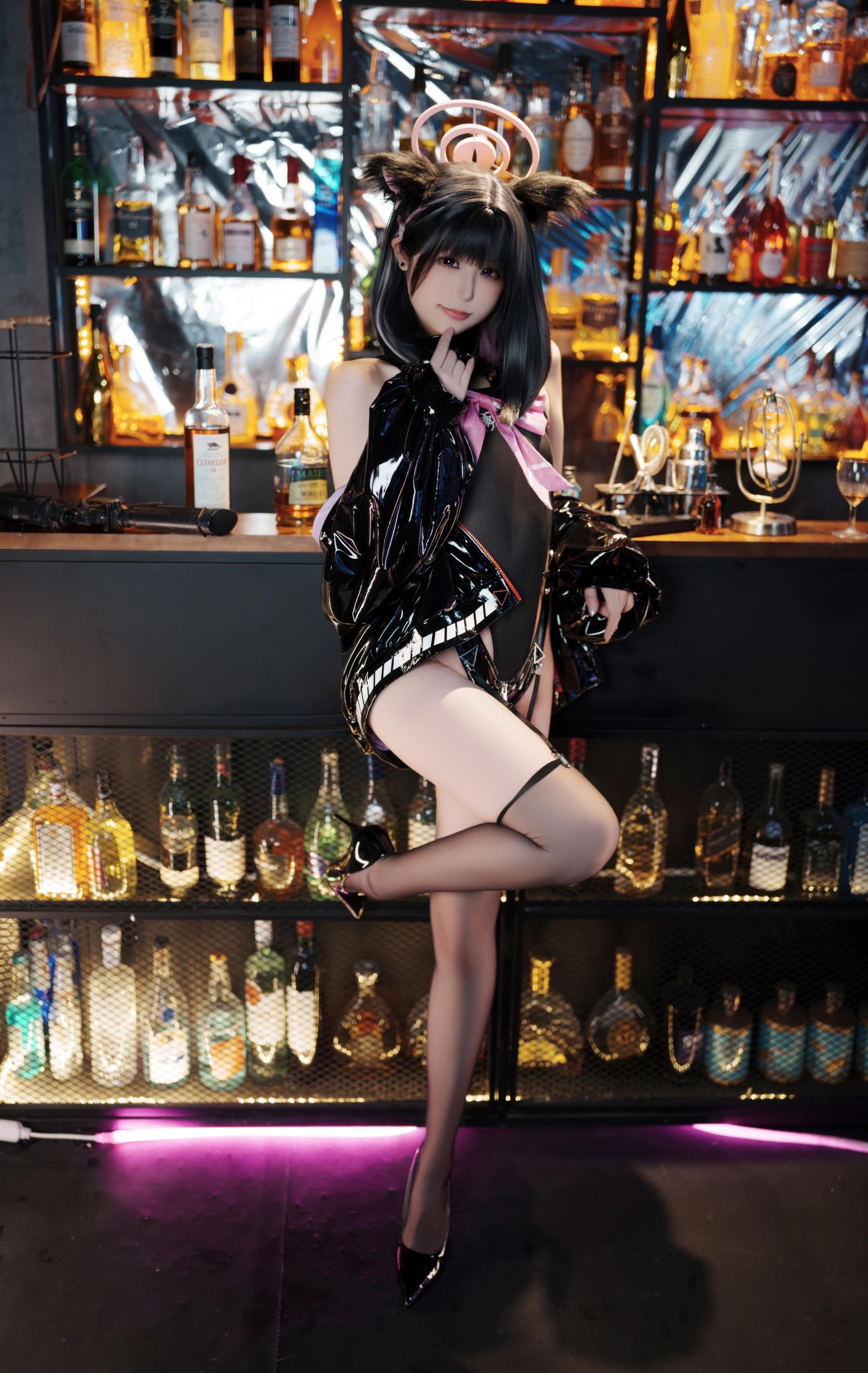 [cosplay] Quan冉有點餓 - 和紗同人：酒吧黑絲高跟 露臀角色還原 54P