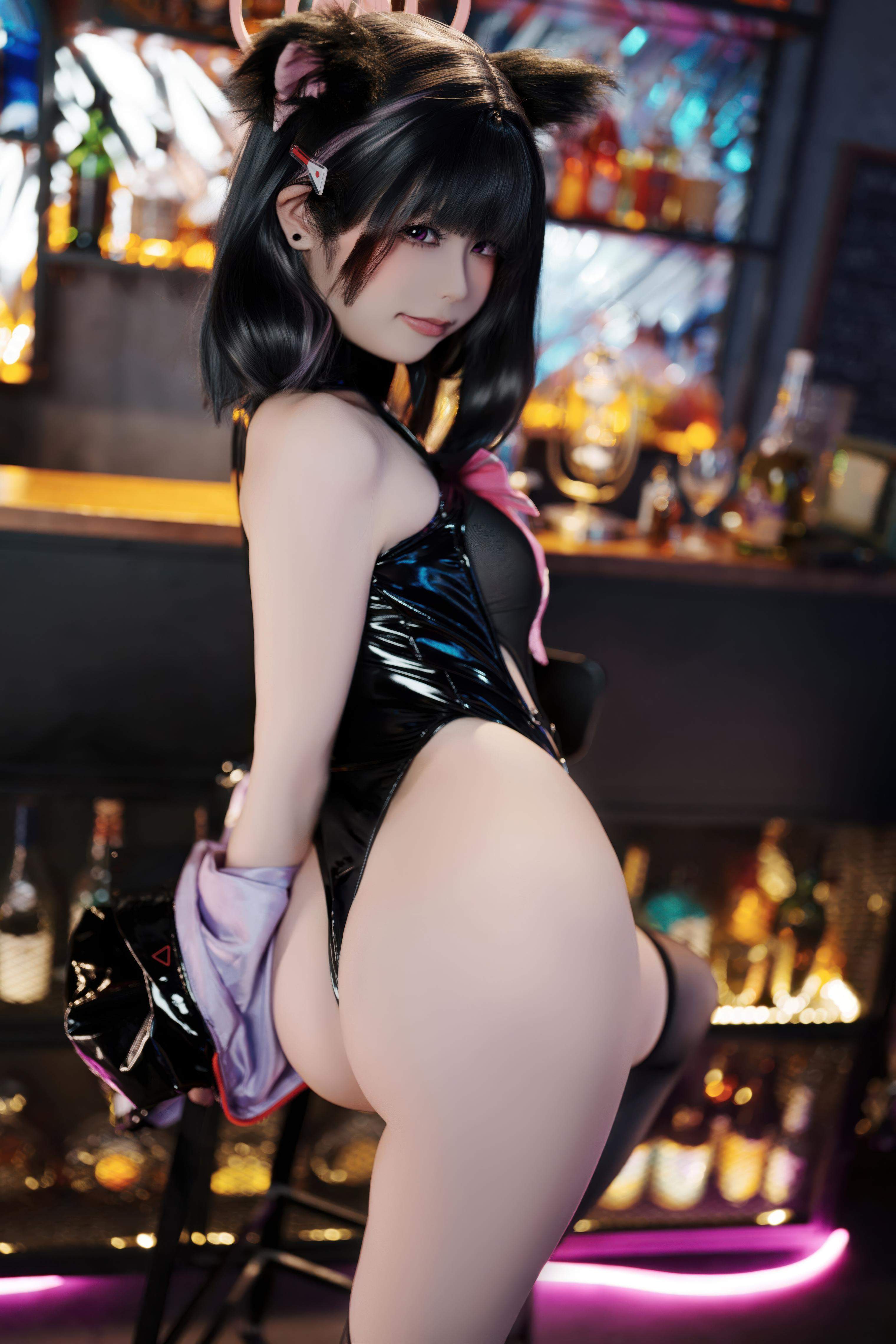 [cosplay] Quan冉有點餓 - 和紗同人：酒吧黑絲高跟 露臀角色還原 54P