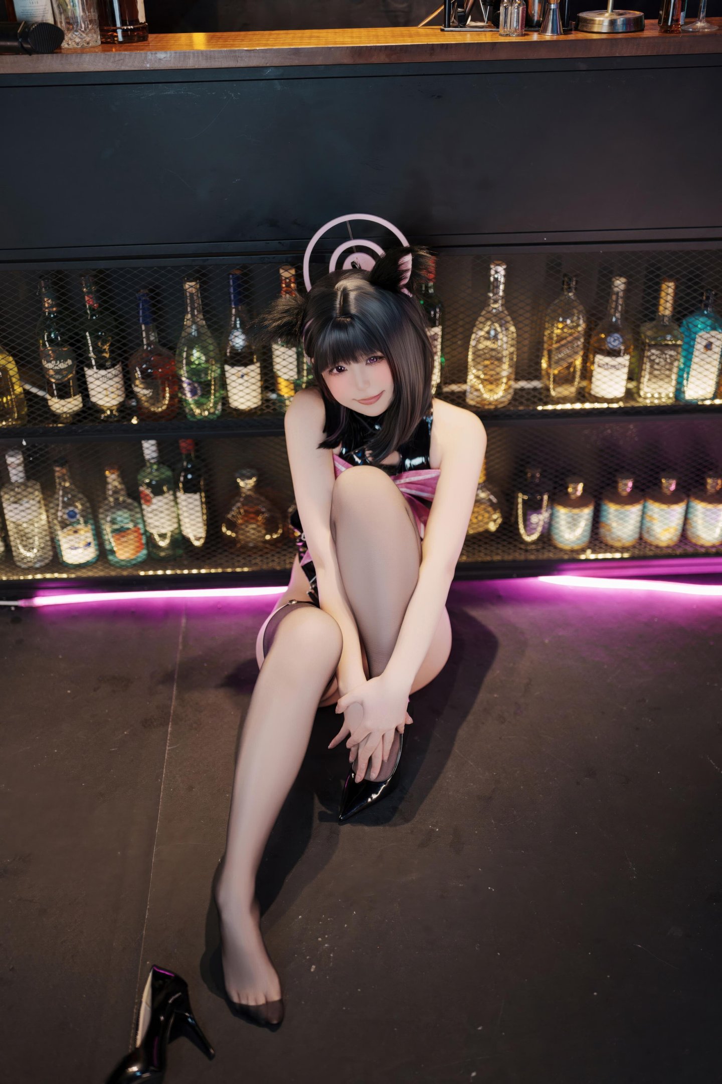 [cosplay] Quan冉有点饿 - 和纱同人：酒吧黑丝高跟 露臀角色还原 54P