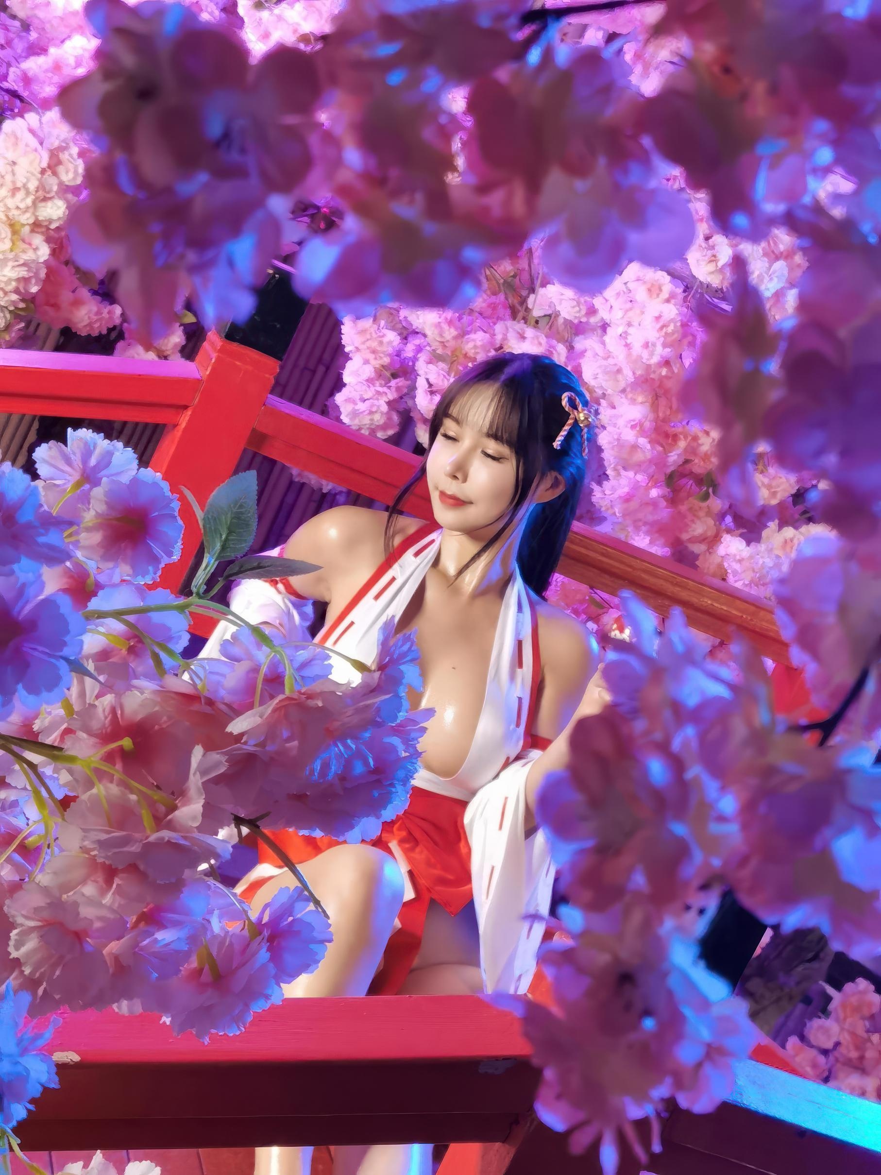 [写真] アマゾンキャットフィッシュ - 水無月巫女：桜神社巫女装 美胸古風写真 28P