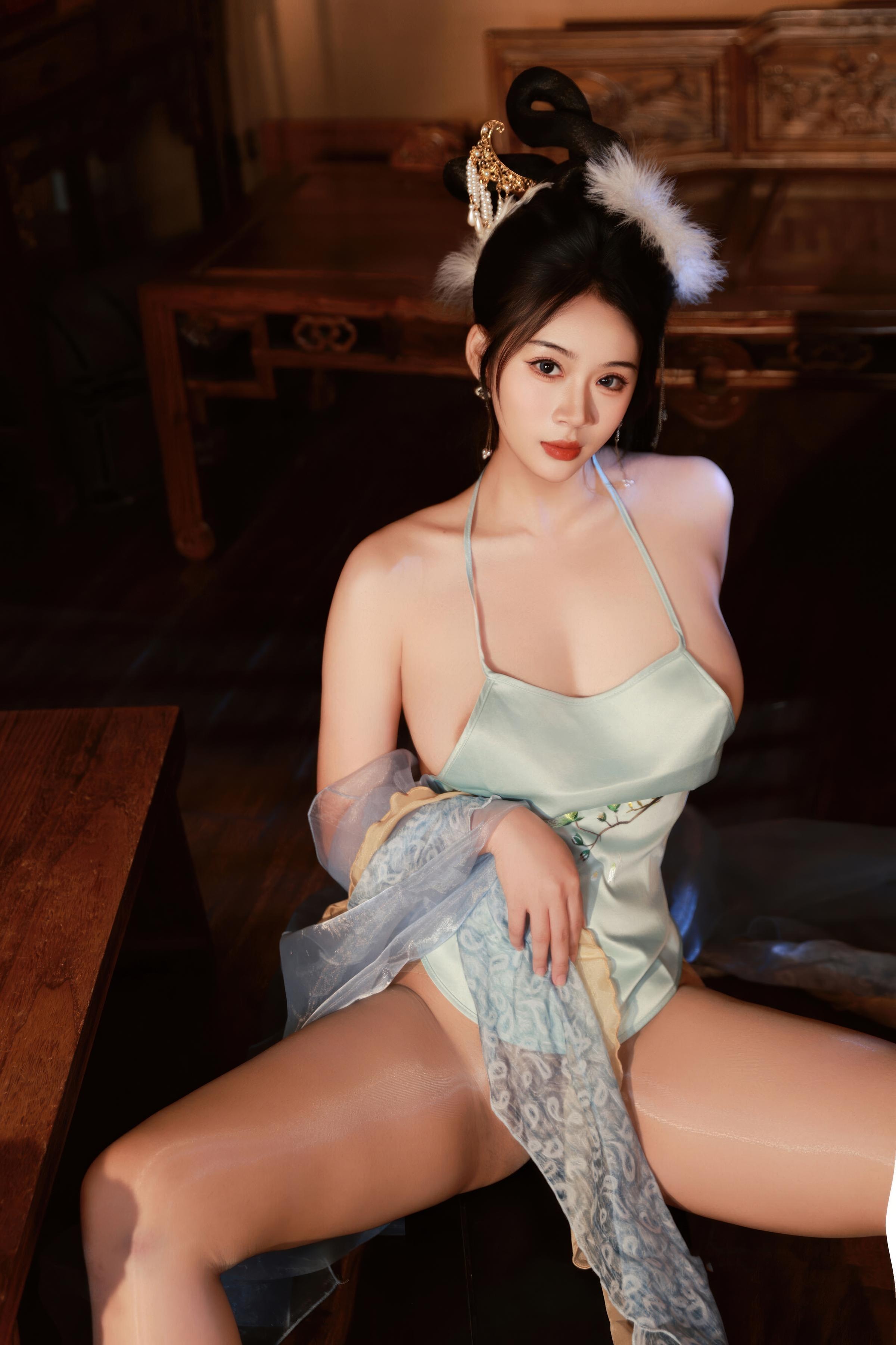 [Private Collection] Nan Qiao - Mid-Autumn Themed Ancient Style Hanfu Chang'e: Light Veil Ancient Style Stickers and Beauty Shots 114P