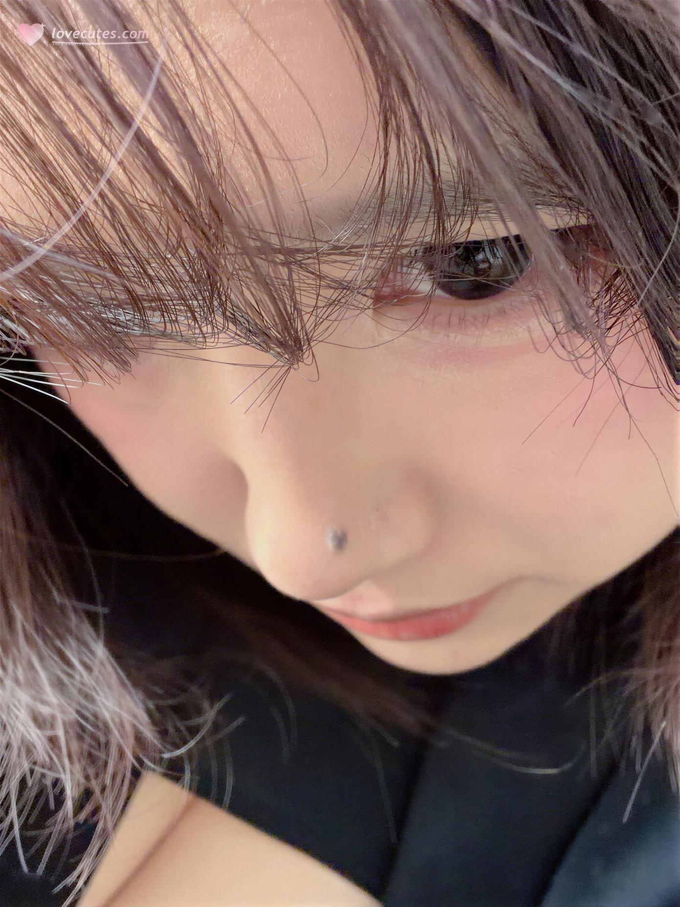 [私房] 阿半今天很开心 - 社畜自拍：黑丝包臀裙自拍 美腿私房 76P3V