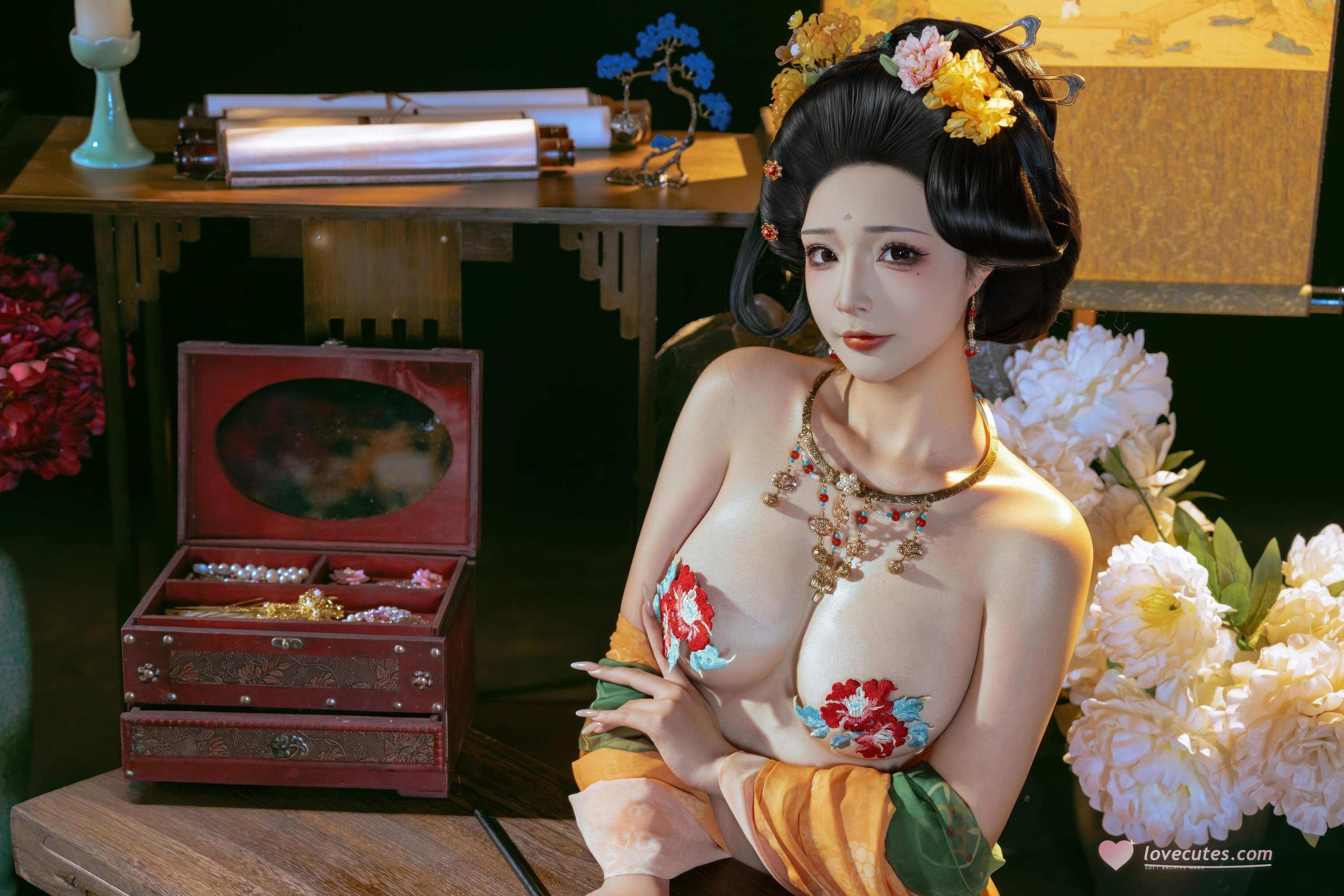 [私房] yuuhui玉汇 - Tiệc Đêm Đường Cung: Vẻ Đẹp Cổ Điển Với Thân Hình Gợi Cảm 136P