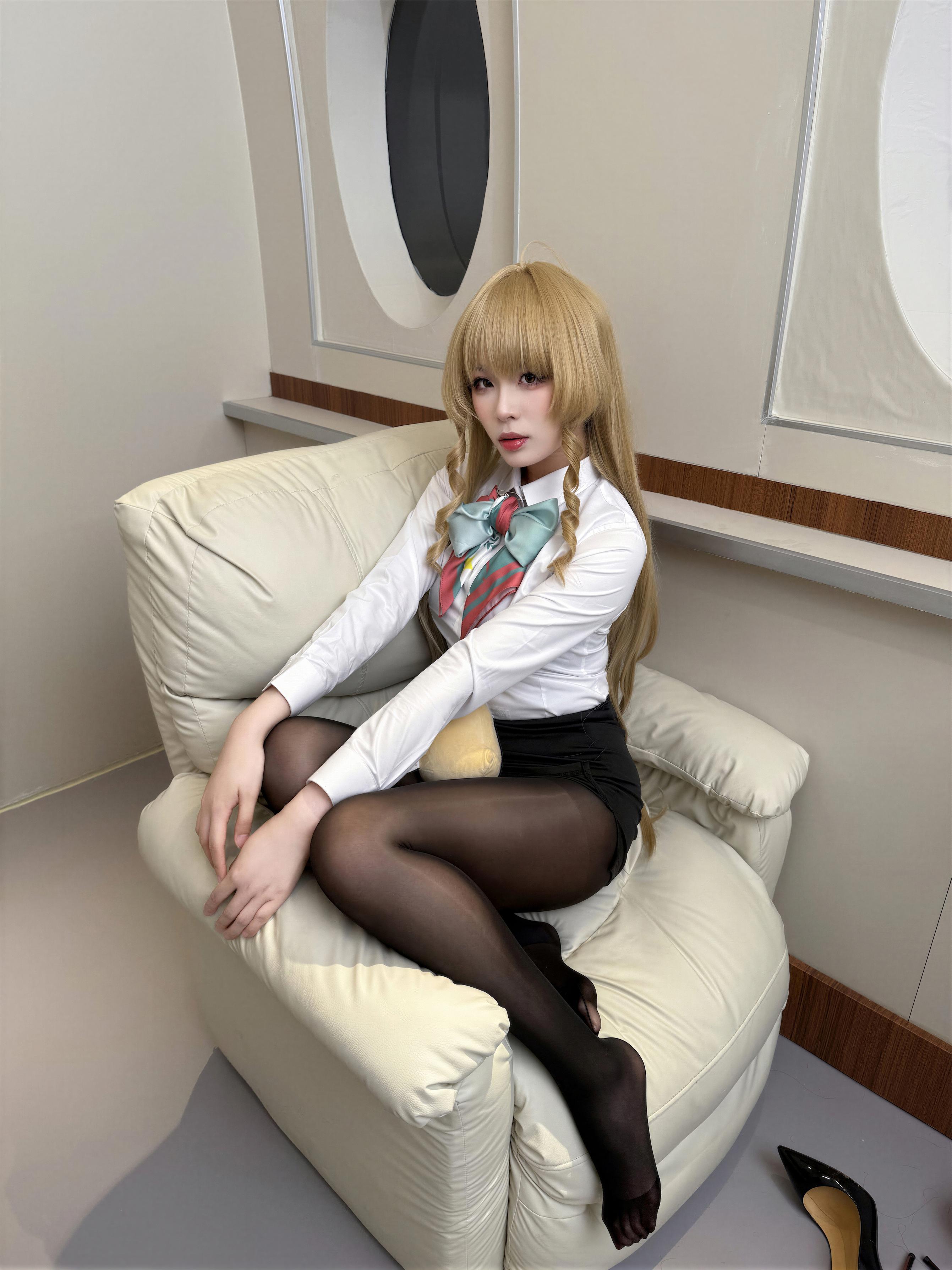 【cosplay】軒蕭學姐 - 碧藍航線 安德烈亞 安心舒適之旅：黑絲制服美腿 50P1V