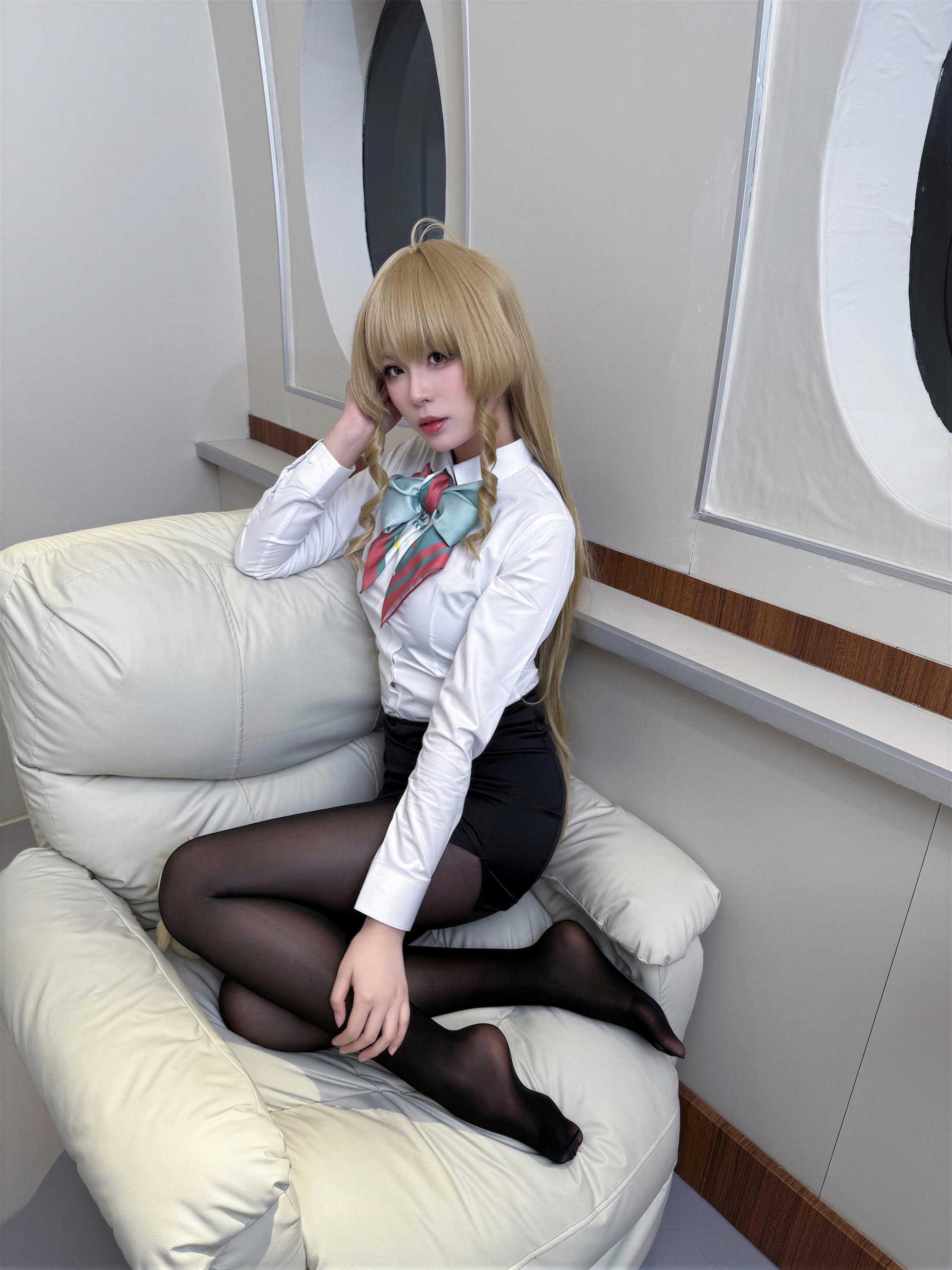 '[cosplay] Học tỷ Huyền Tiêu - Bích Lam Hàng Tuyến Andrea: Chuyến Đi An Nhàn Thoải Mái - Chân Dài Trong Đồng Phục Đen 50P1V'