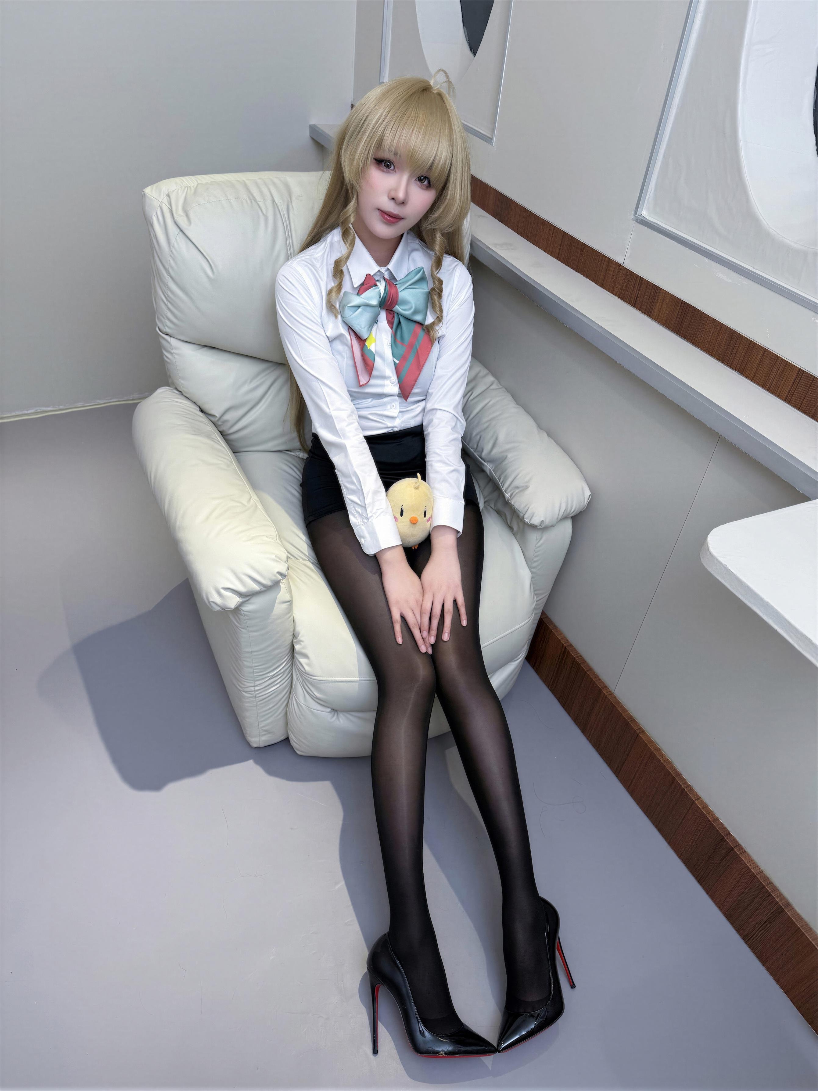 '[cosplay] Học tỷ Huyền Tiêu - Bích Lam Hàng Tuyến Andrea: Chuyến Đi An Nhàn Thoải Mái - Chân Dài Trong Đồng Phục Đen 50P1V'