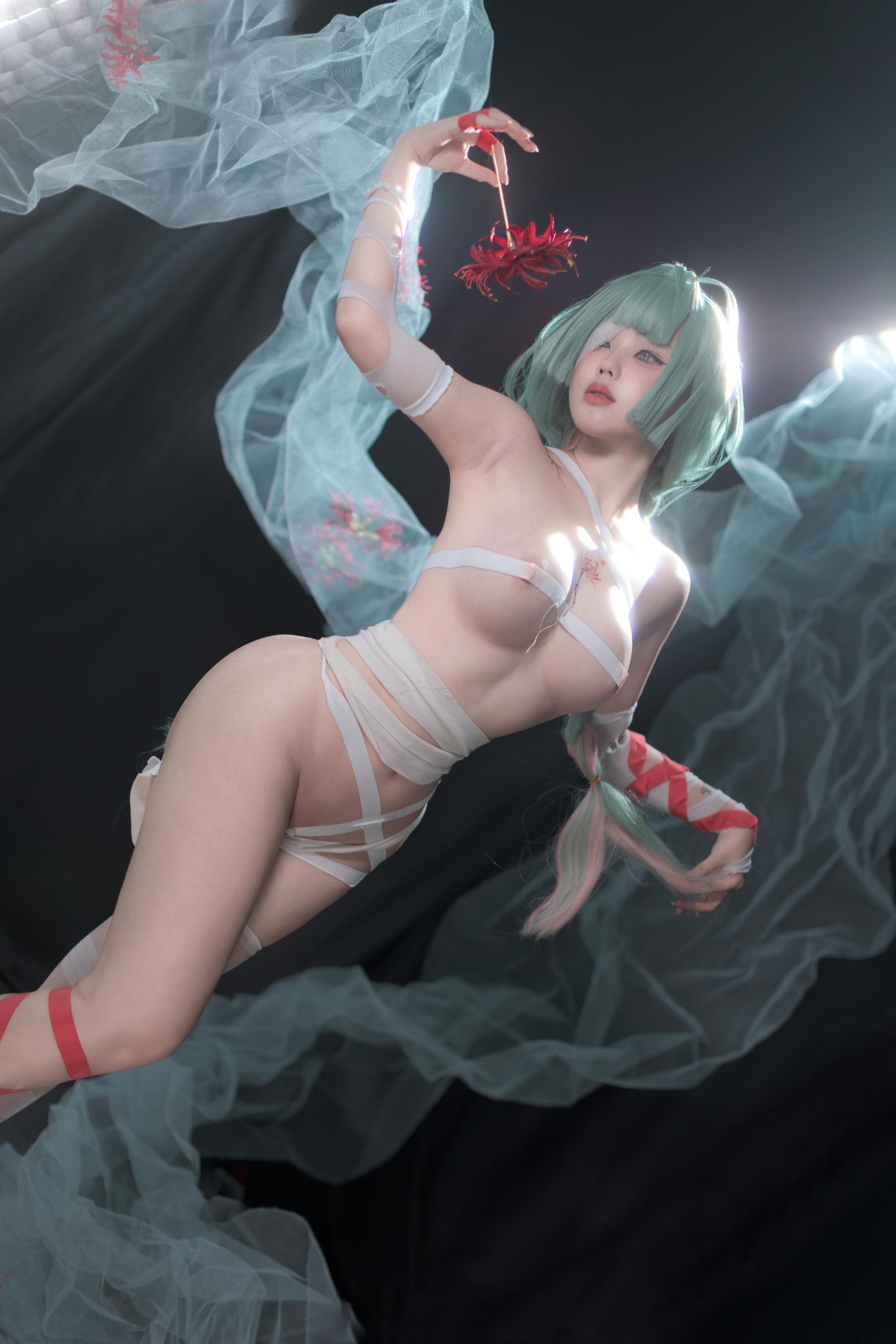 [cosplay] 钛合金TiTi - 弗洛洛：绿发白丝绑缚 巨乳角色还原 91P