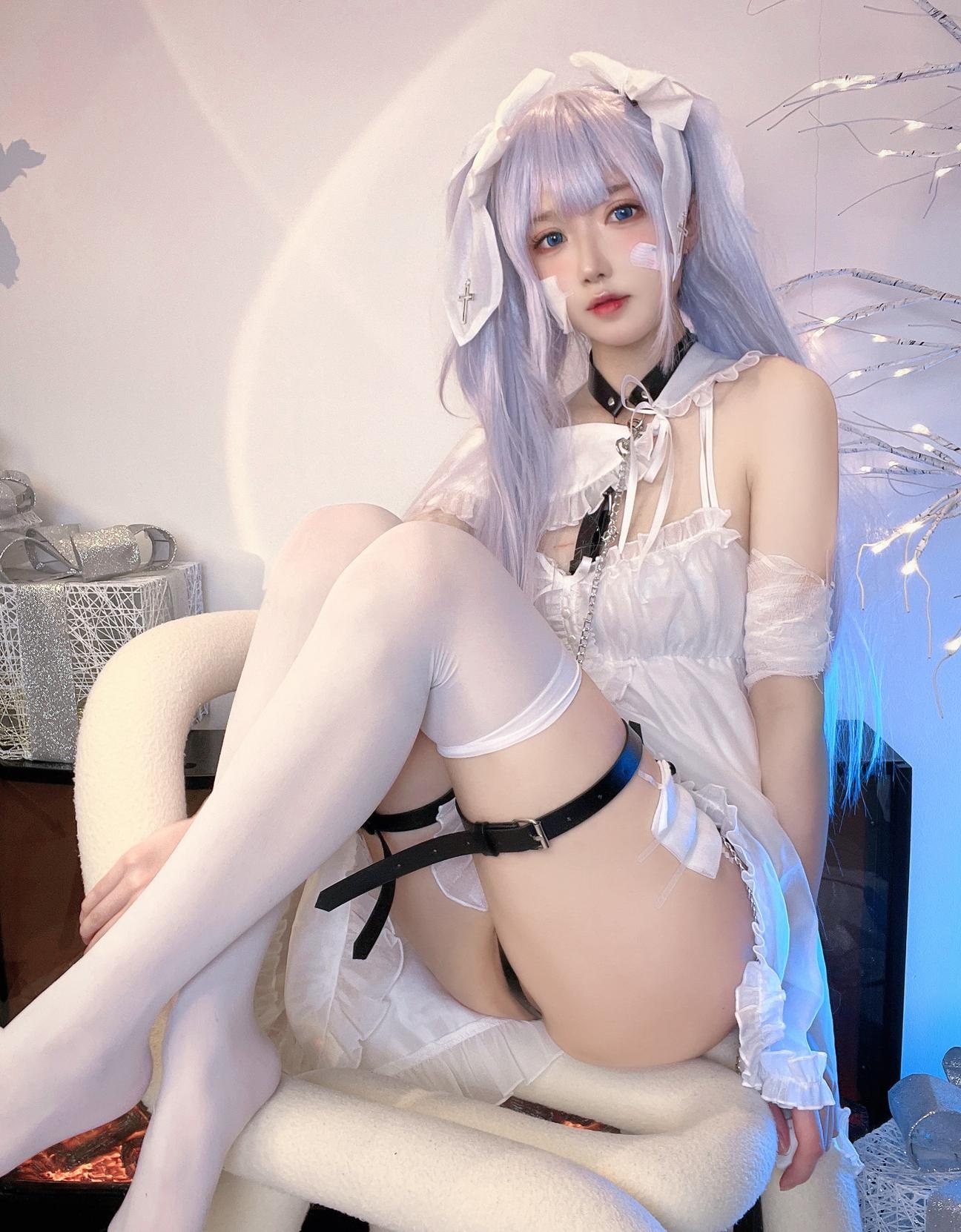 '[cosplay] 阿包 cũng là Thỏ Nương - Tùy chỉnh Hatsune-chan: Tóc đuôi ngựa xanh trắng, tất trắng, phục chế nhân vật 26P'