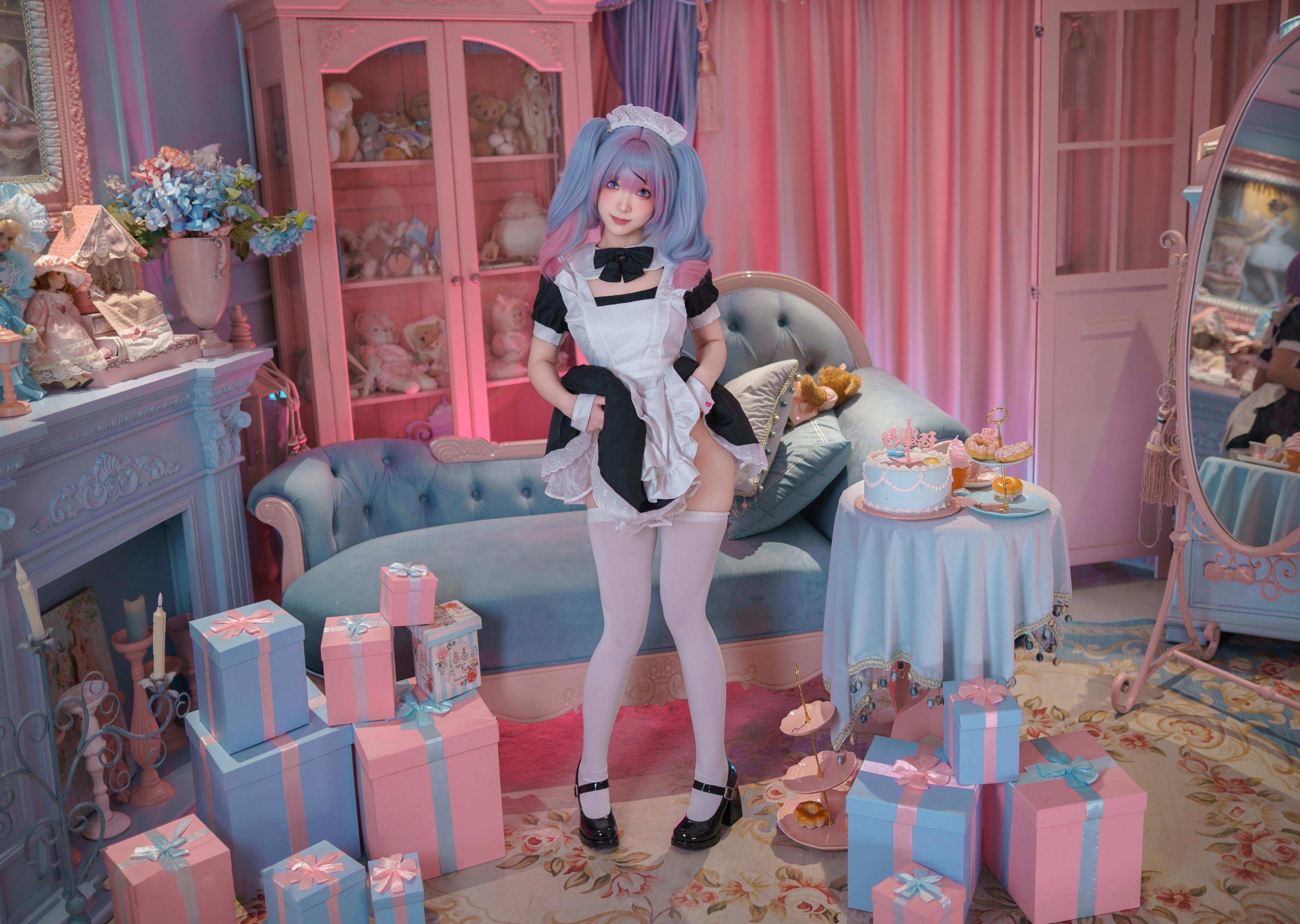 [Cosplay] Bangni - Hatsune Miku Rabbit Hole Maid: Blue-Haired Maid in White Stockings, Boldly Recreated 82P