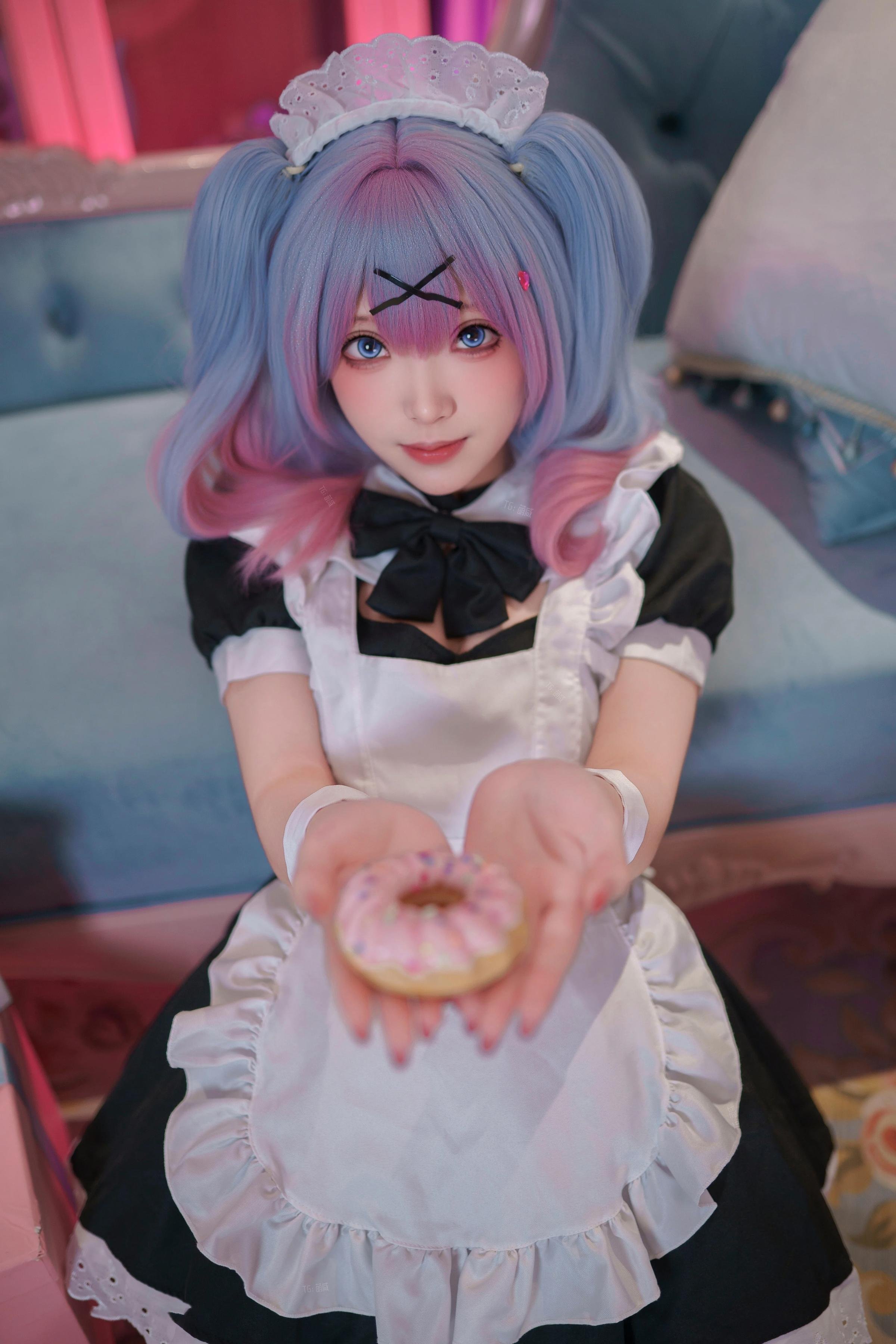 '[cosplay] Bangni邦尼 - Hatsune Miku Người Hầu Bếp Thỏ: Người Hầu Tóc Xanh, Vớ Trắng, Lộ Đùi - Tái Hiện Đầy Đủ 82P'