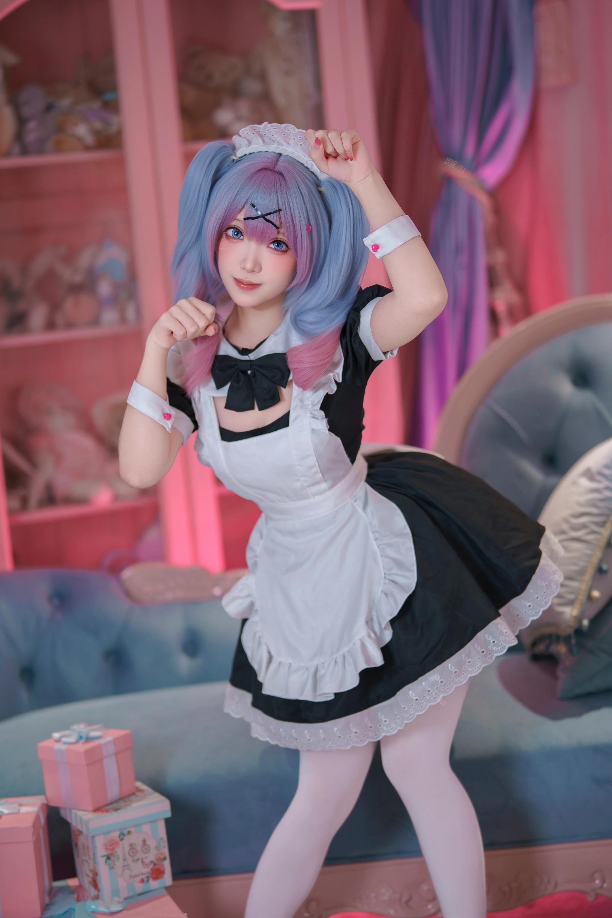 '[cosplay] Bangni邦尼 - Hatsune Miku Người Hầu Bếp Thỏ: Người Hầu Tóc Xanh, Vớ Trắng, Lộ Đùi - Tái Hiện Đầy Đủ 82P'