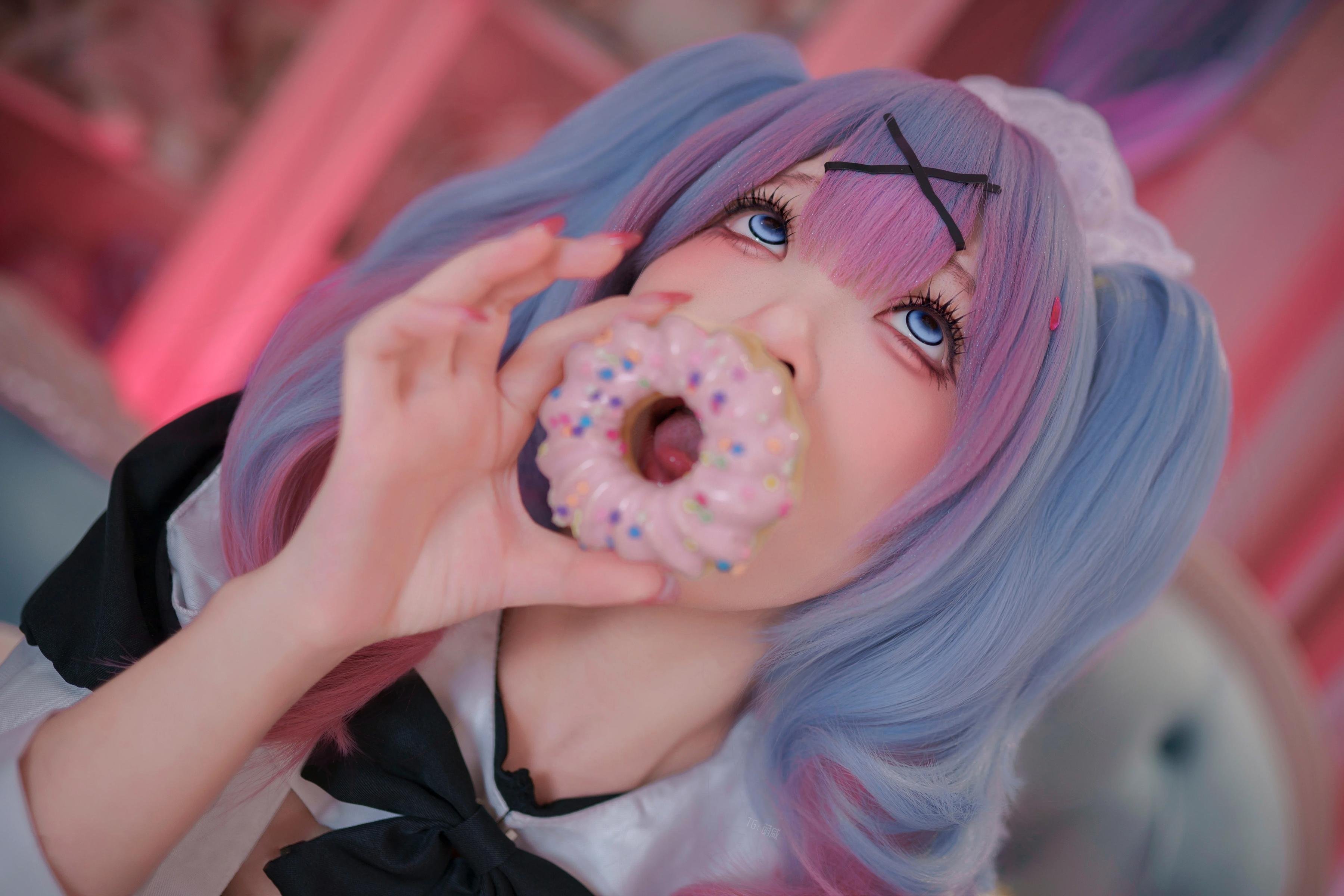 '[cosplay] Bangni邦尼 - Hatsune Miku Người Hầu Bếp Thỏ: Người Hầu Tóc Xanh, Vớ Trắng, Lộ Đùi - Tái Hiện Đầy Đủ 82P'