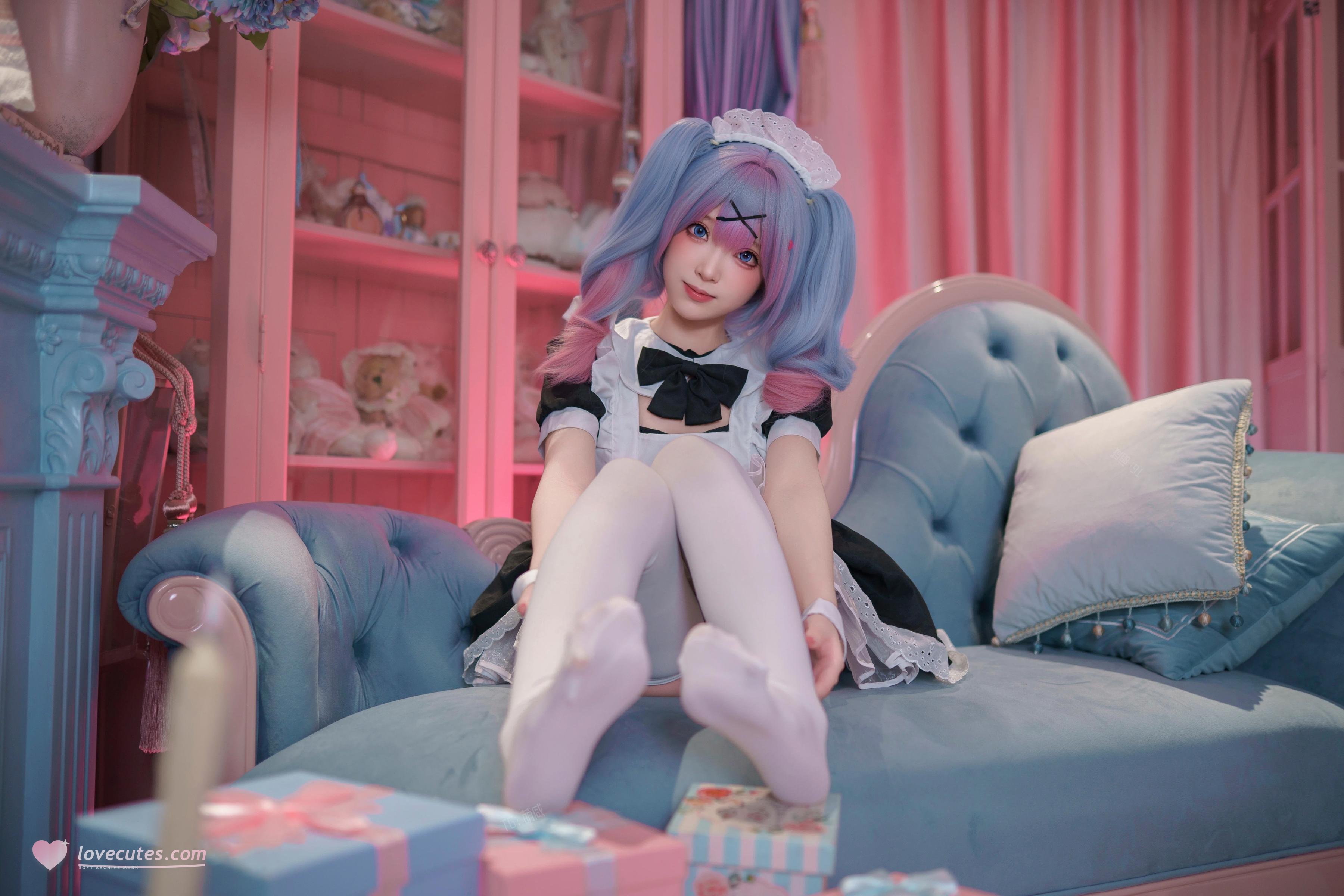 '[cosplay] Bangni邦尼 - Hatsune Miku Người Hầu Bếp Thỏ: Người Hầu Tóc Xanh, Vớ Trắng, Lộ Đùi - Tái Hiện Đầy Đủ 82P'