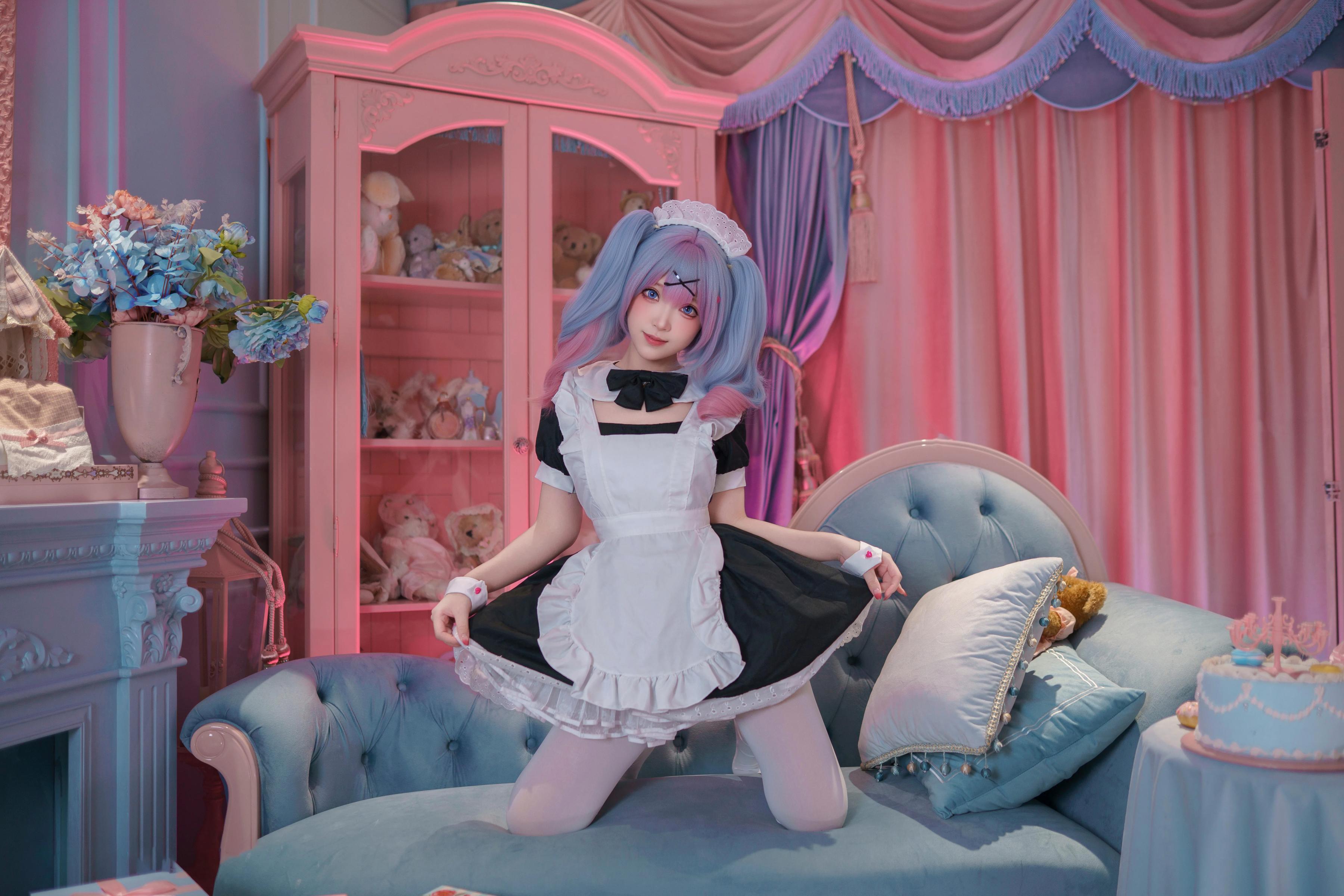 '[cosplay] Bangni邦尼 - Hatsune Miku Người Hầu Bếp Thỏ: Người Hầu Tóc Xanh, Vớ Trắng, Lộ Đùi - Tái Hiện Đầy Đủ 82P'