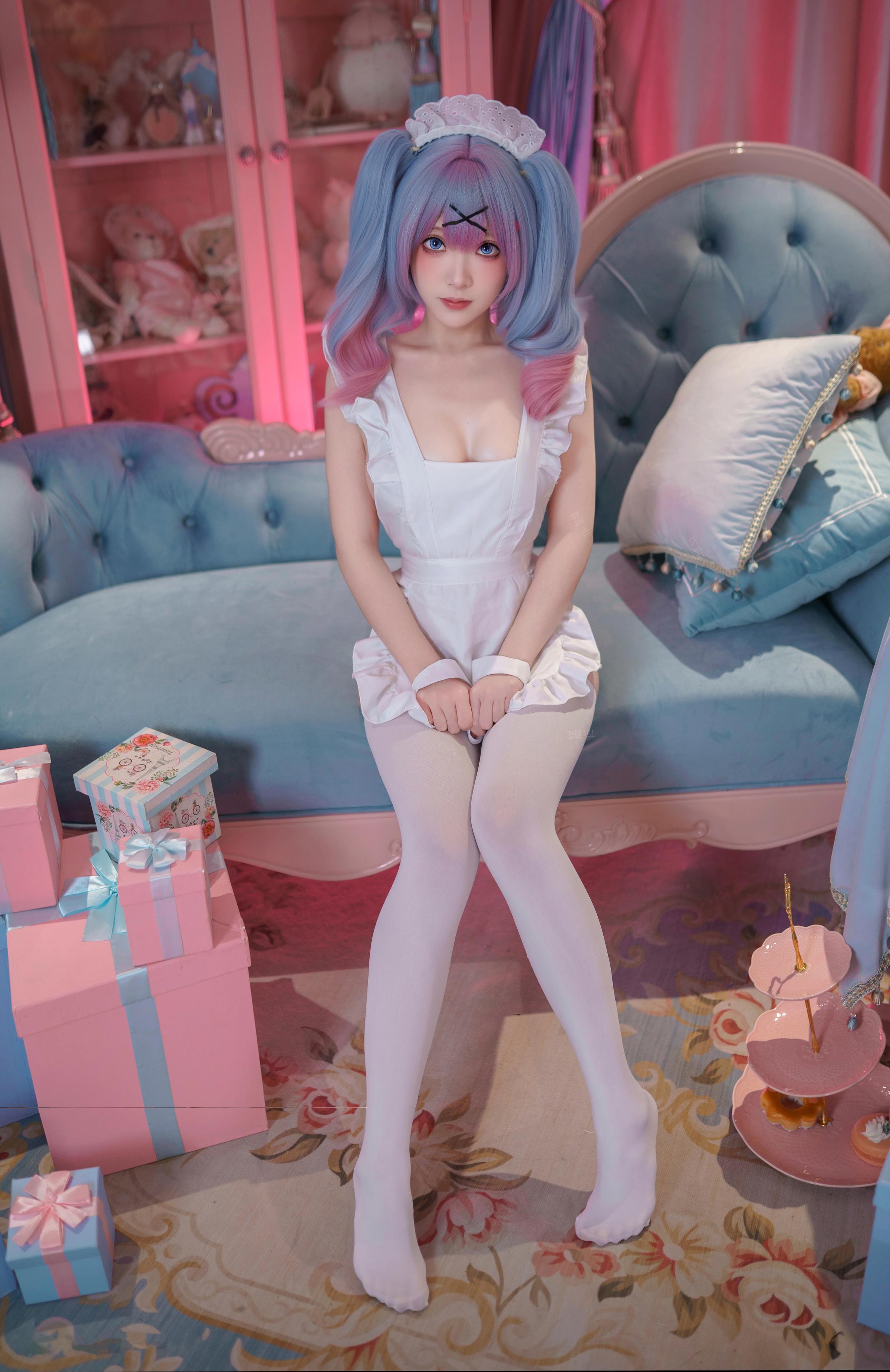 '[cosplay] Bangni邦尼 - Hatsune Miku Người Hầu Bếp Thỏ: Người Hầu Tóc Xanh, Vớ Trắng, Lộ Đùi - Tái Hiện Đầy Đủ 82P'