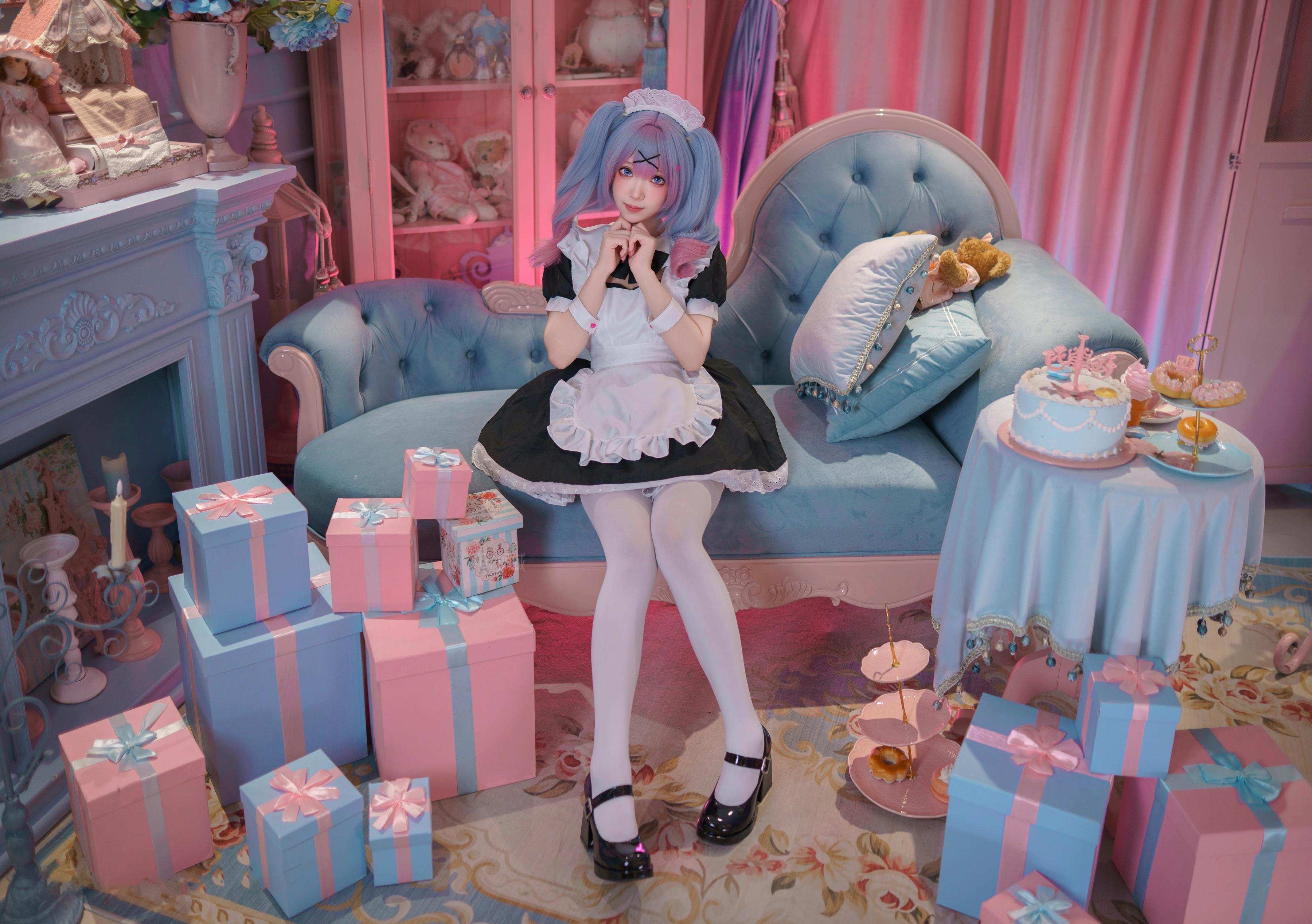 【Cosplay】Bangni邦尼 - 初音未來兔子洞女僕：藍髮女僕白絲露臀 大尺度還原 82P