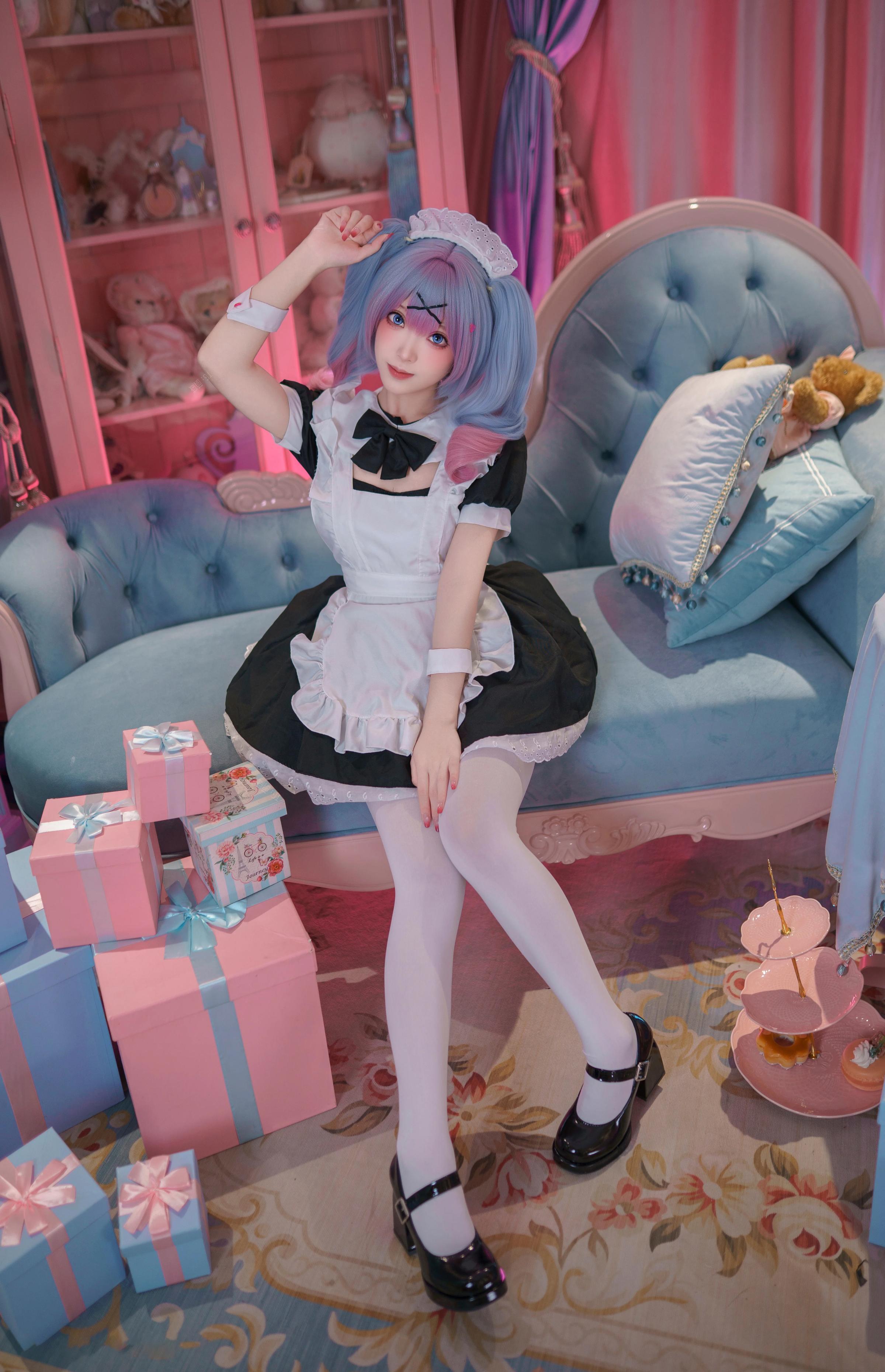 【Cosplay】Bangni邦尼 - 初音未來兔子洞女僕：藍髮女僕白絲露臀 大尺度還原 82P