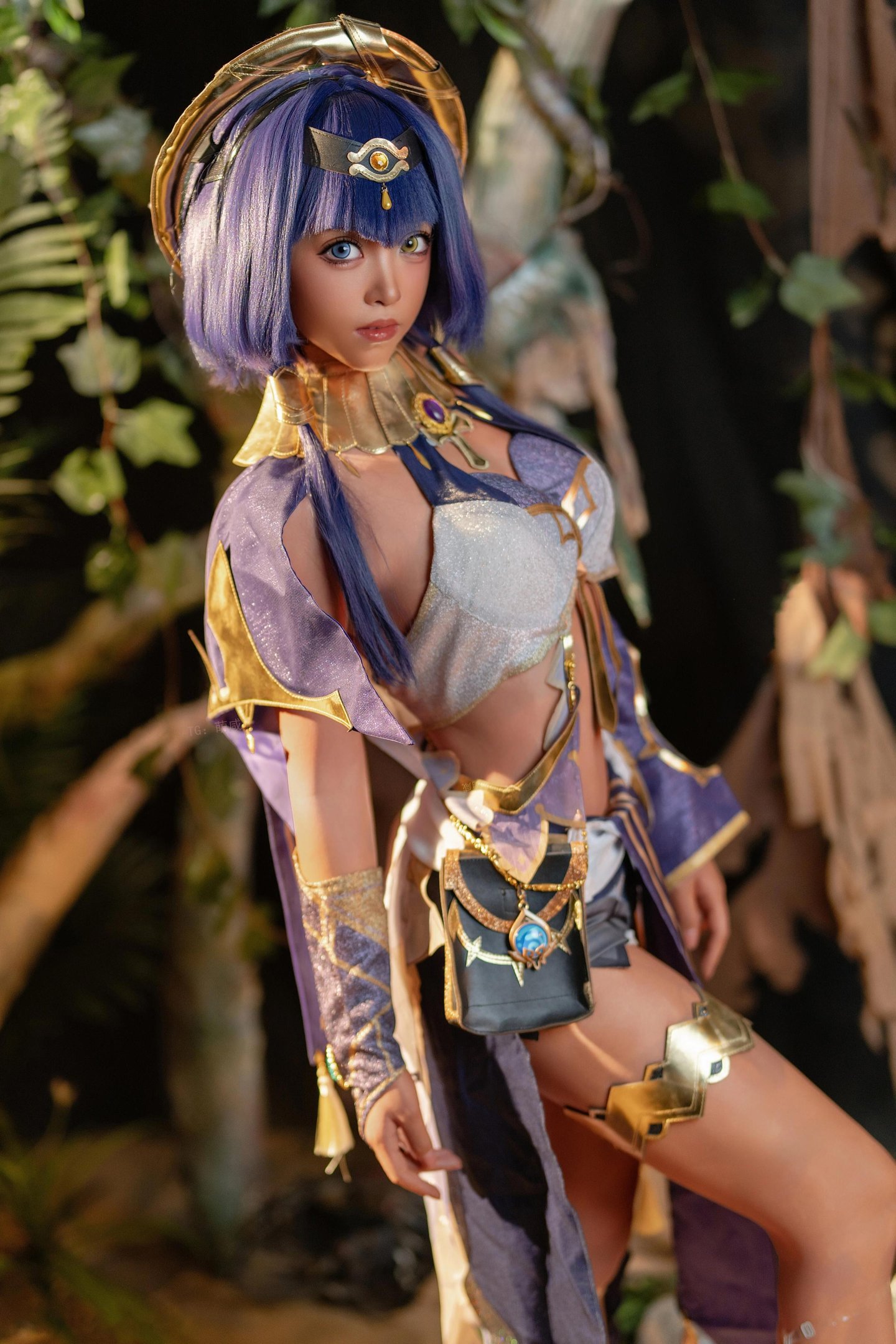 【コスプレ】Bangni邦尼 - 原神 坎蒂丝：沙地金饰高跟 露臀大尺度再現 70P