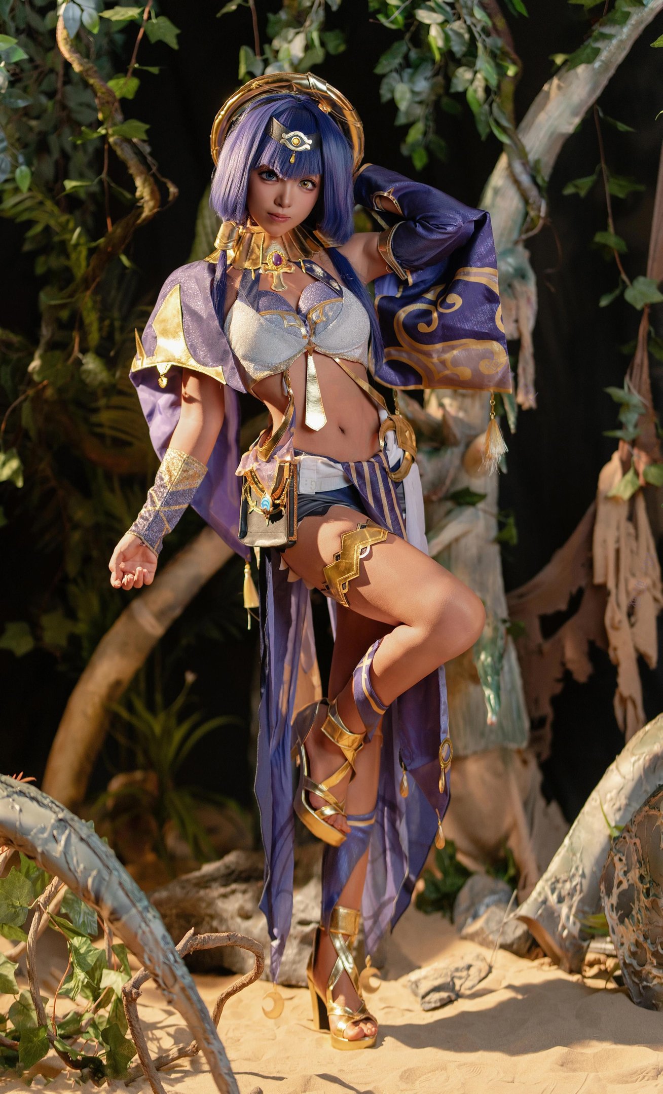 [cosplay] Bangni邦尼 - 原神 坎蒂丝：沙地金饰高跟 露臀大尺度还原 70P