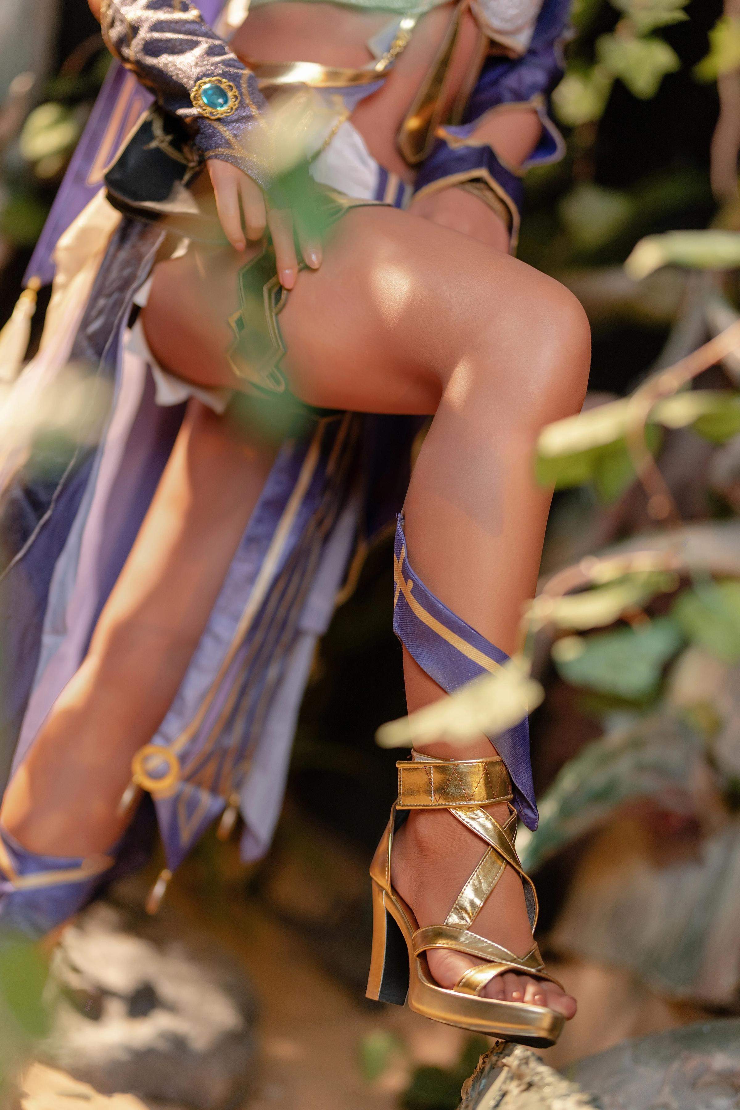 [Cosplay] Bangni - Genshin Impact Candace: Desert Gold High Heels with Revealing Back, 70P