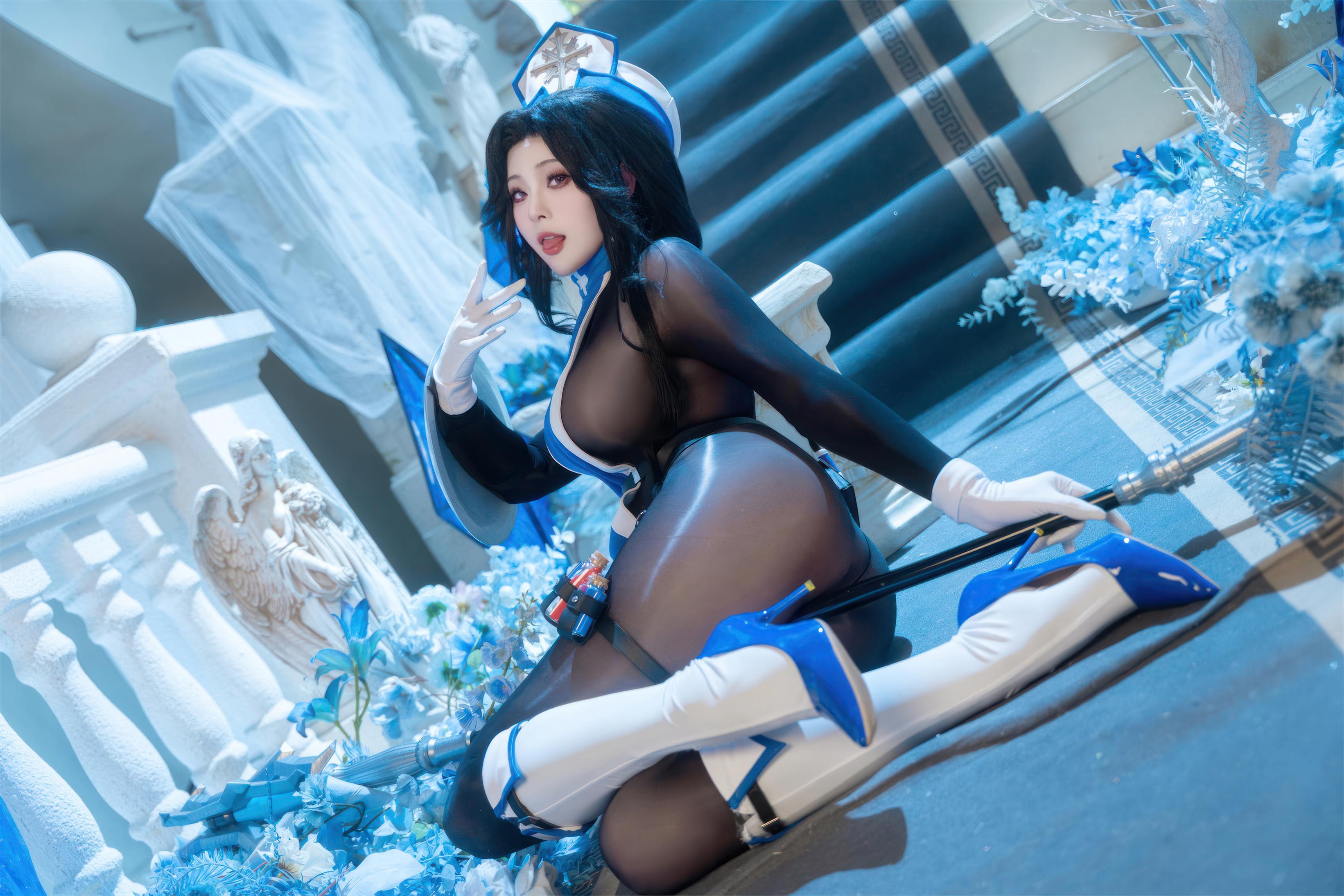 [cosplay] Natsuko夏夏子 - 梅登 冰玫瑰：藍白護士黑絲美腿角色還原 71P