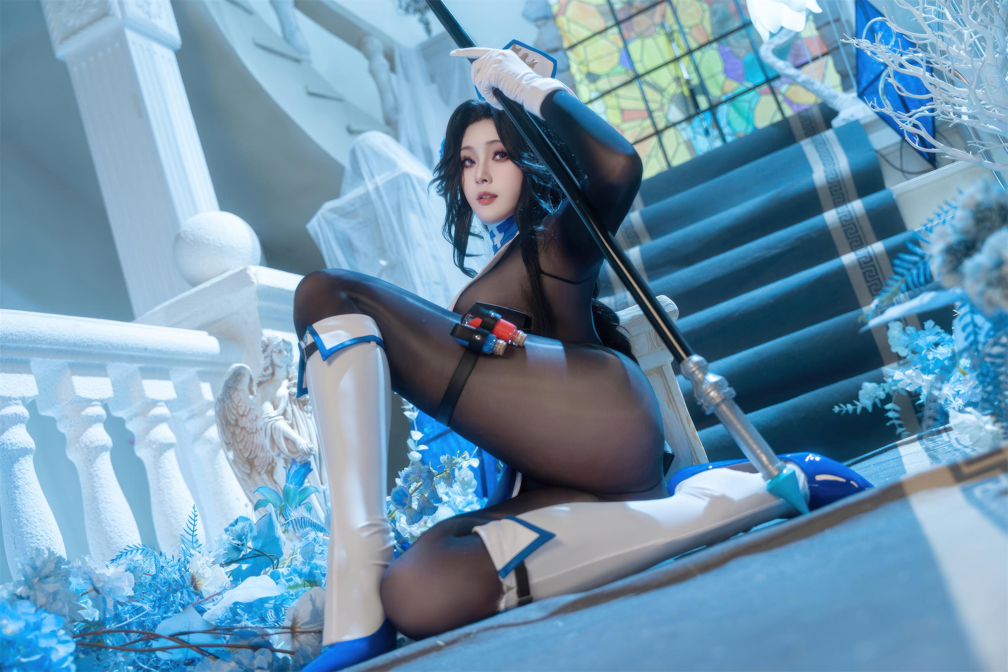 [cosplay] Natsuko夏夏子 - 梅登 冰玫瑰：藍白護士黑絲美腿角色還原 71P