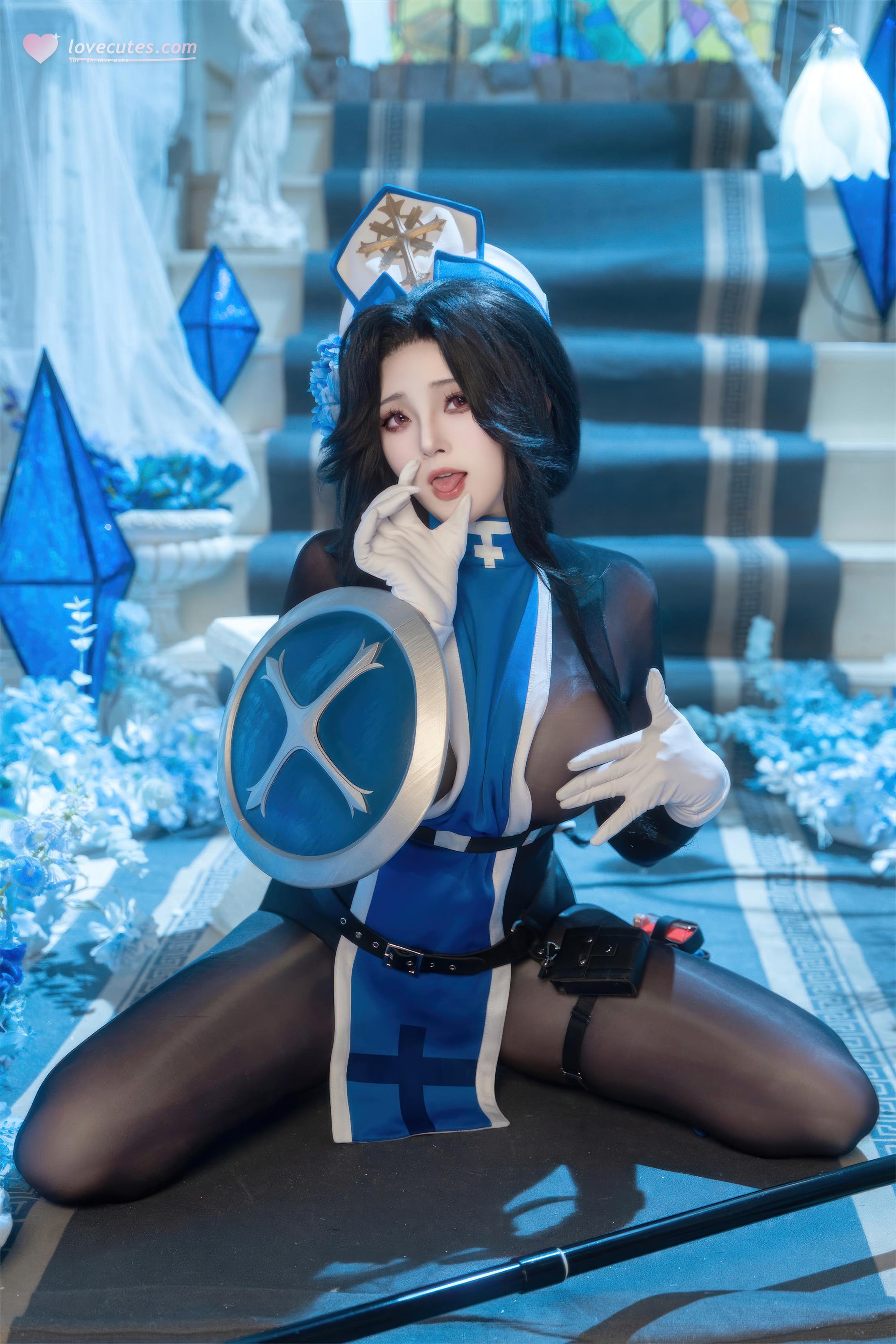 '[cosplay] Natsuko夏夏子 -梅登 冰玫瑰: Bác Sĩ Xanh Trắng Chân Đen Gợi Cảm 71P'
