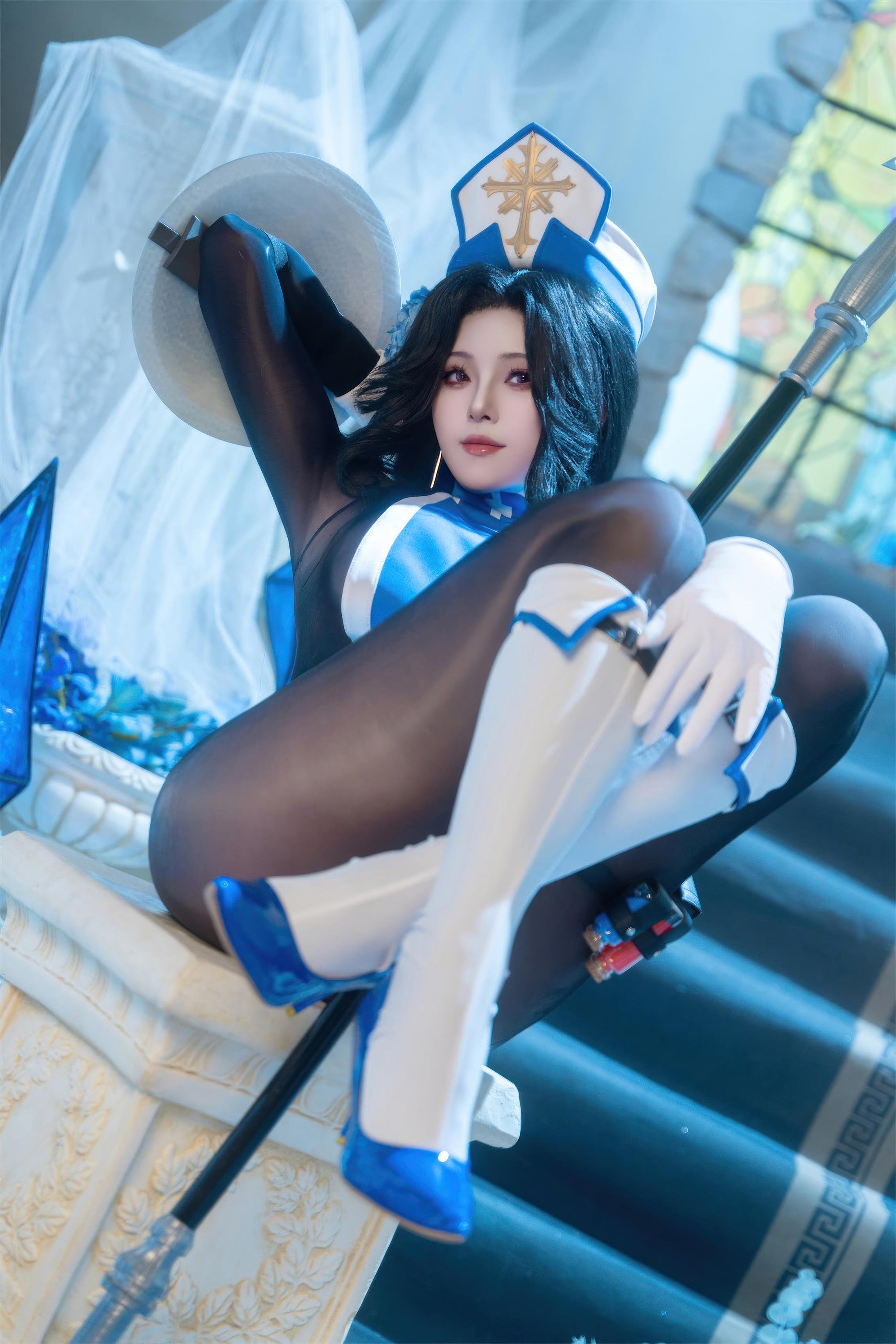 【コスプレ】夏夏子 - 梅登 冰玫瑰：青白いナースと黒ストッキングの美脚再現 71P