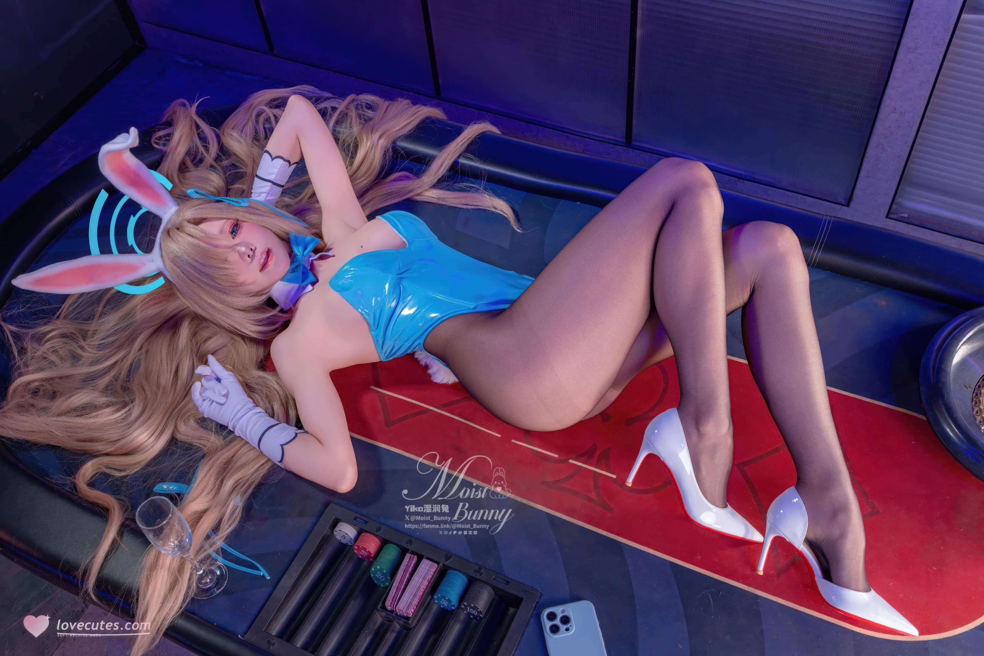 [cosplay] Yiko湿润兔 - 碧蓝档案 明日奈兔女郎：蓝色兔装贴纸遮点 大尺度还原 89P1V
