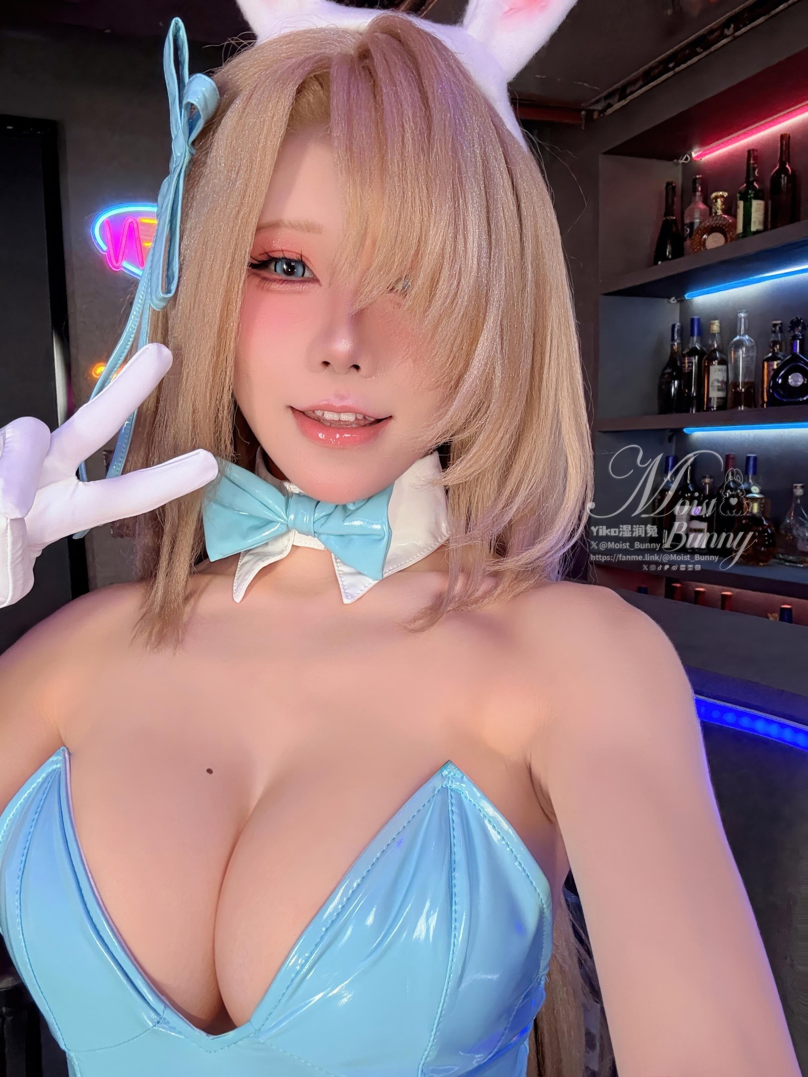 [cosplay] Yiko湿润兔 - 碧蓝档案 明日奈兔女郎：蓝色兔装贴纸遮点 大尺度还原 89P1V