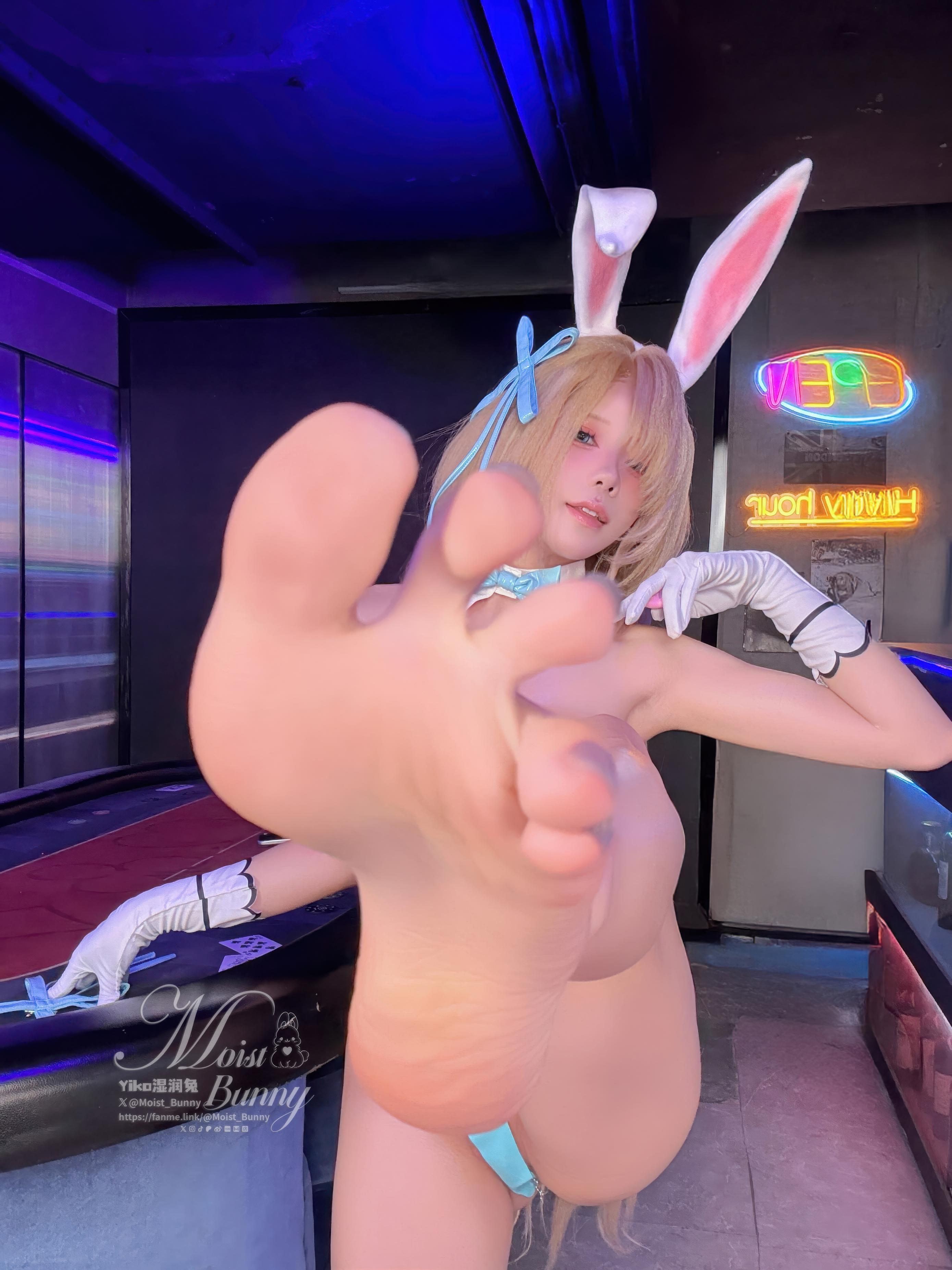 [Cosplay] Yiko Wet Bunny - Blue Archive Asuna Bunny Girl: Blue Bunny Outfit Sticker Cover, High-Quality Recreation 89P1V