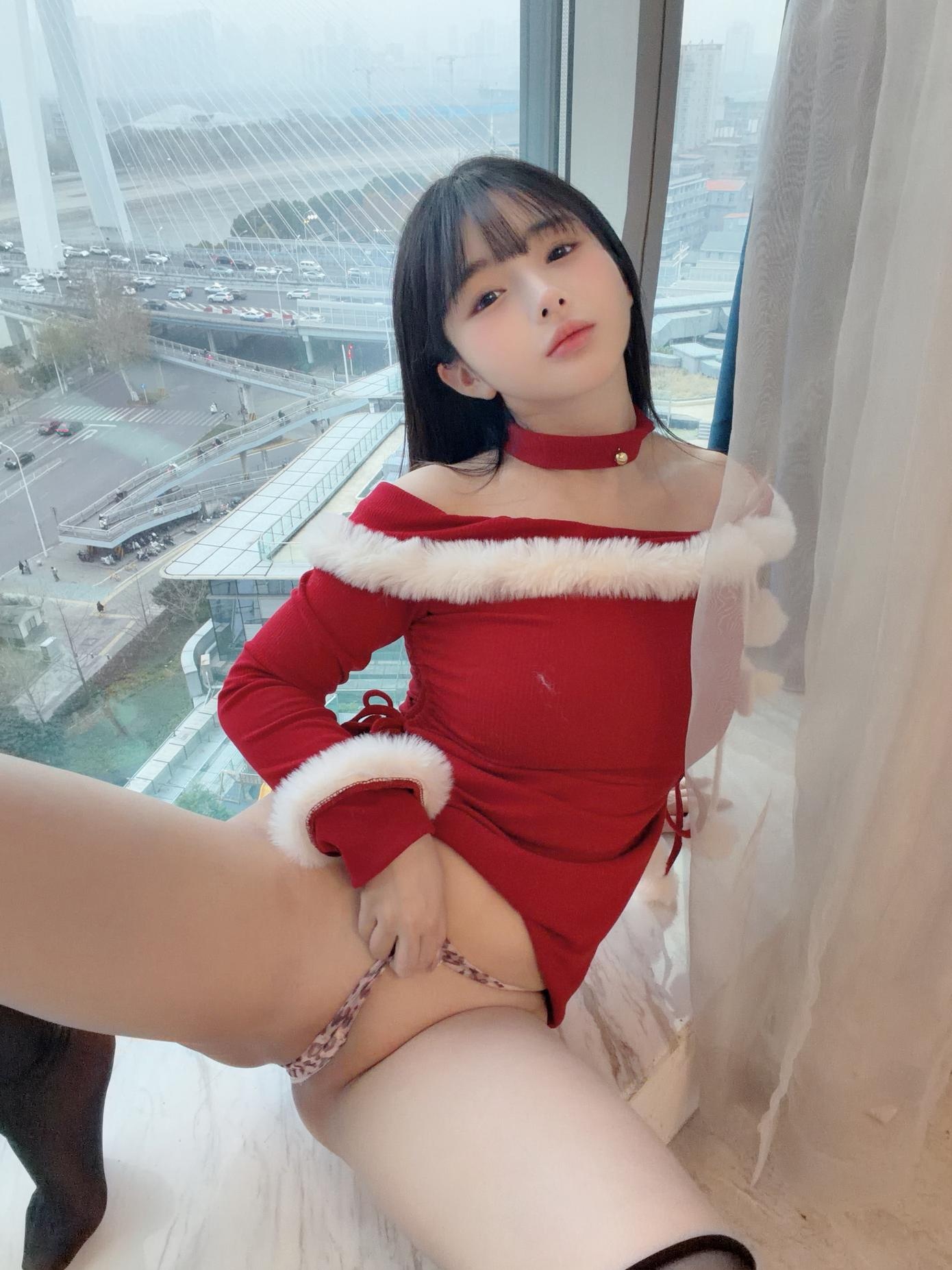 [私房] 桜井宁宁 - 跨年礼物：红色礼裙黑丝 巨乳大尺度 101P2V