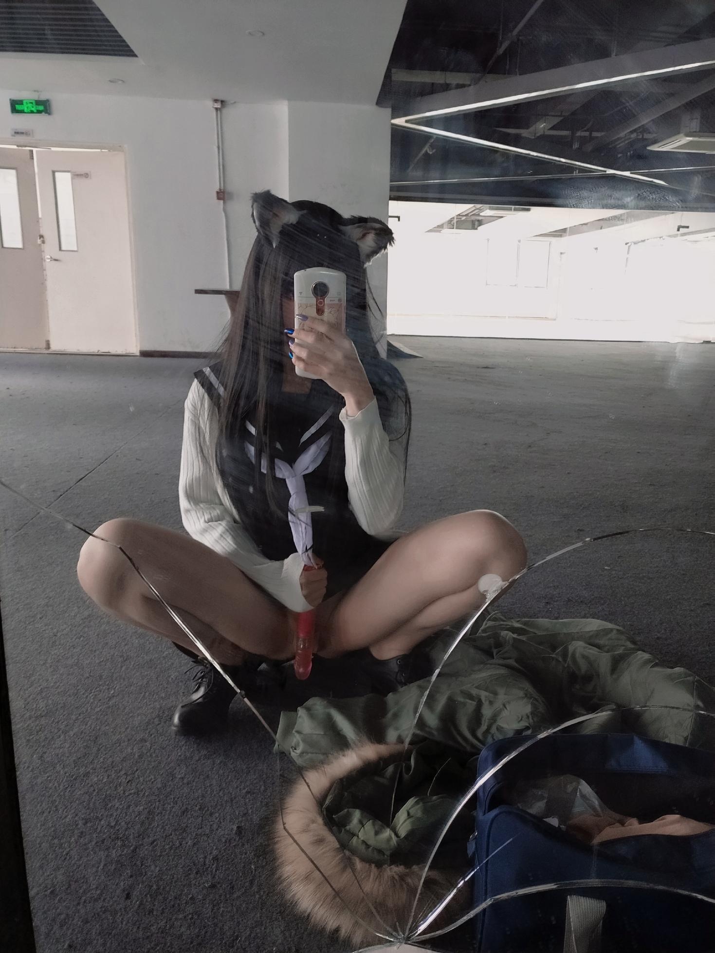'[私房] Titanium TiTi - Chó Cưng: Tự Sướng Với Đồng Phục Tai Thú, Lộ Điểm Đen 78P9V'