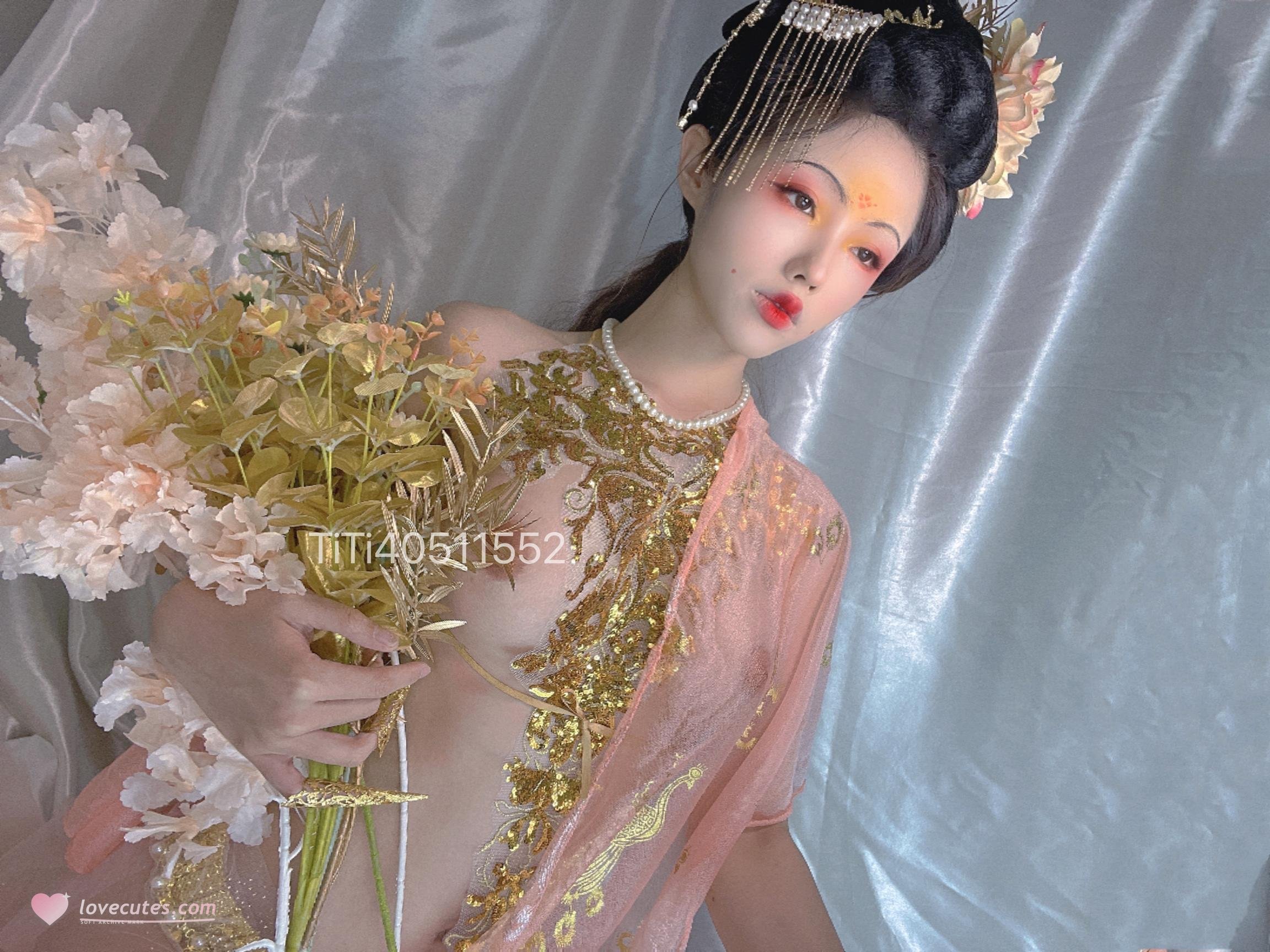 [私房] タイタニウム合金TiTi - 貴妃：粉色の薄絹と半裸の美胸 古風私房 32P
