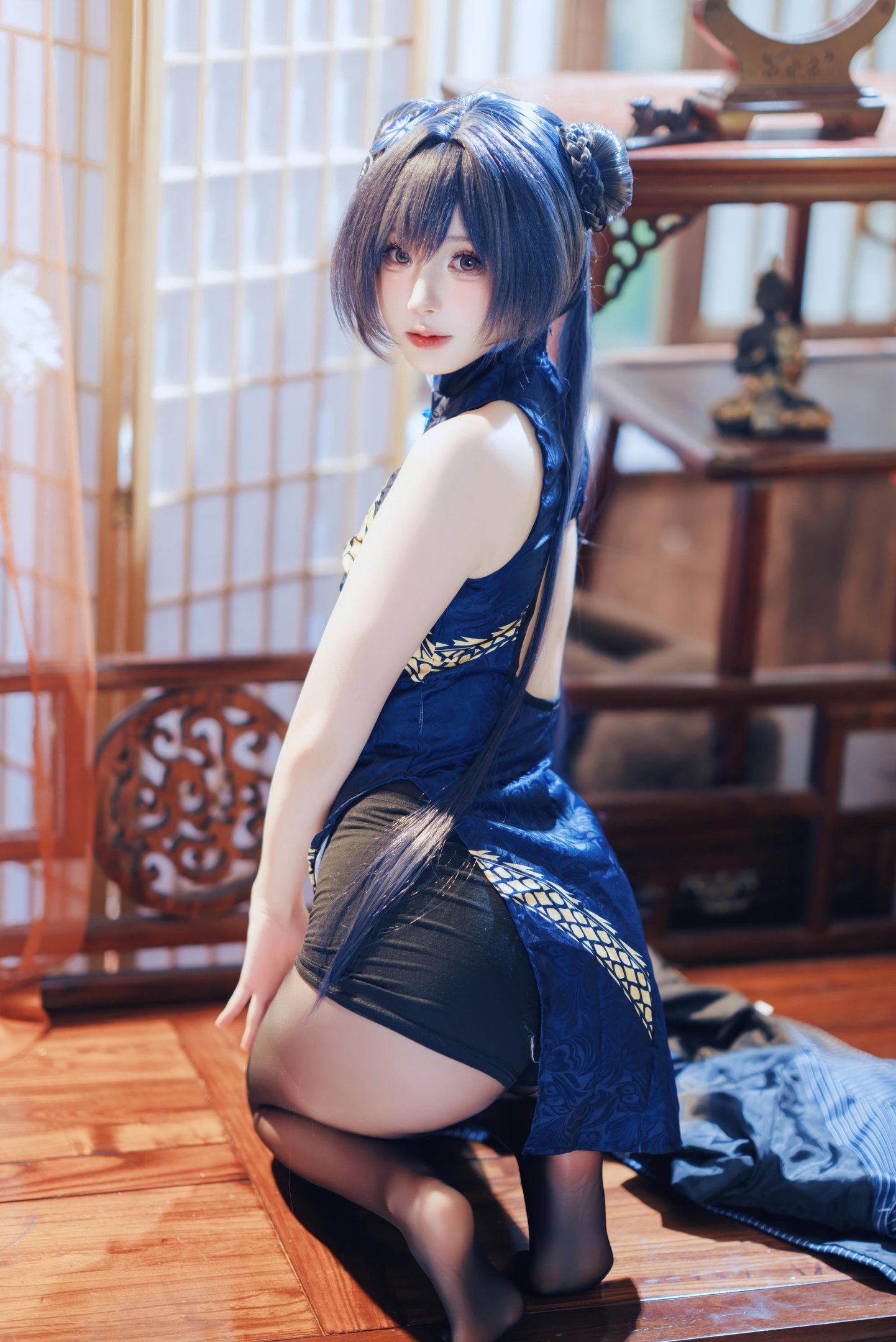 '[cosplay] Tây Viên Tự Nam Ca - Vịnh Lam Hồ Sơ Phi Tử: Sườn Xám Xanh Đen Tà Lưng, Tái Hiện Đầy Đủ 50P'