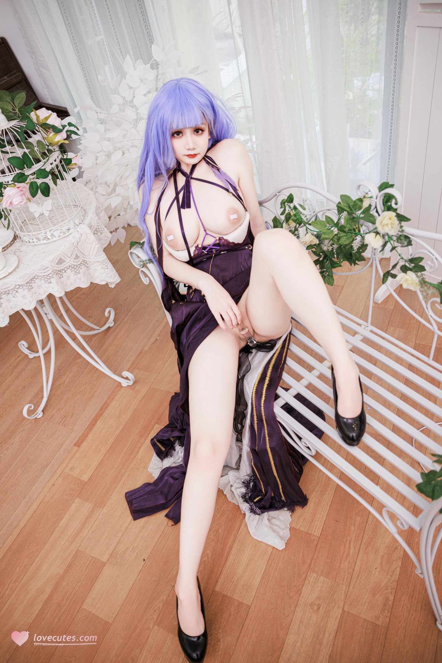 [cosplay] 阿雪雪 - 黛朵礼服：紫发礼裙露点美腿 角色还原 78P