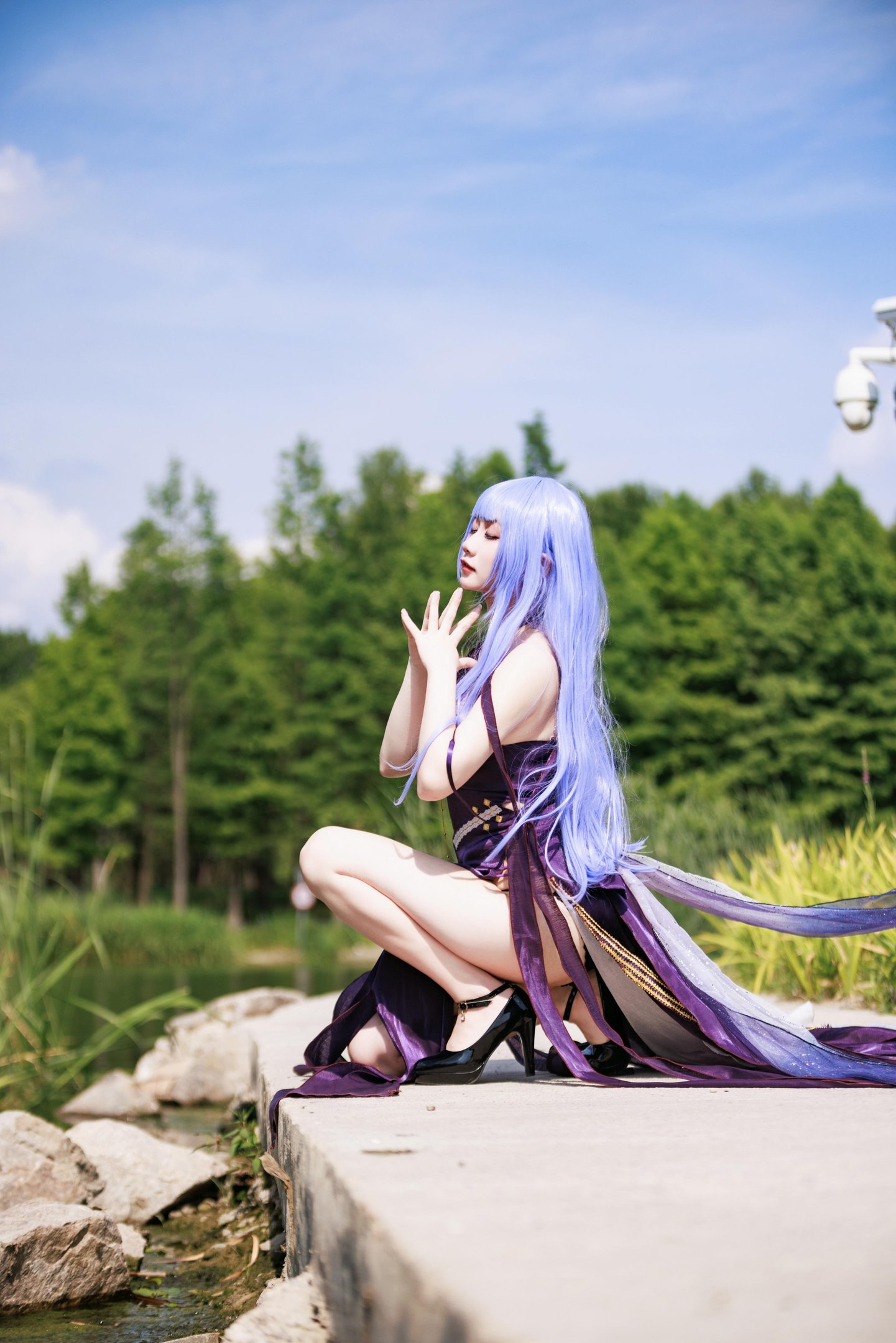 [Cosplay] A Xue Xue - Daito Dress: Purple Hair, Revealing Dress, Beautiful Legs, Character Recreation 78P