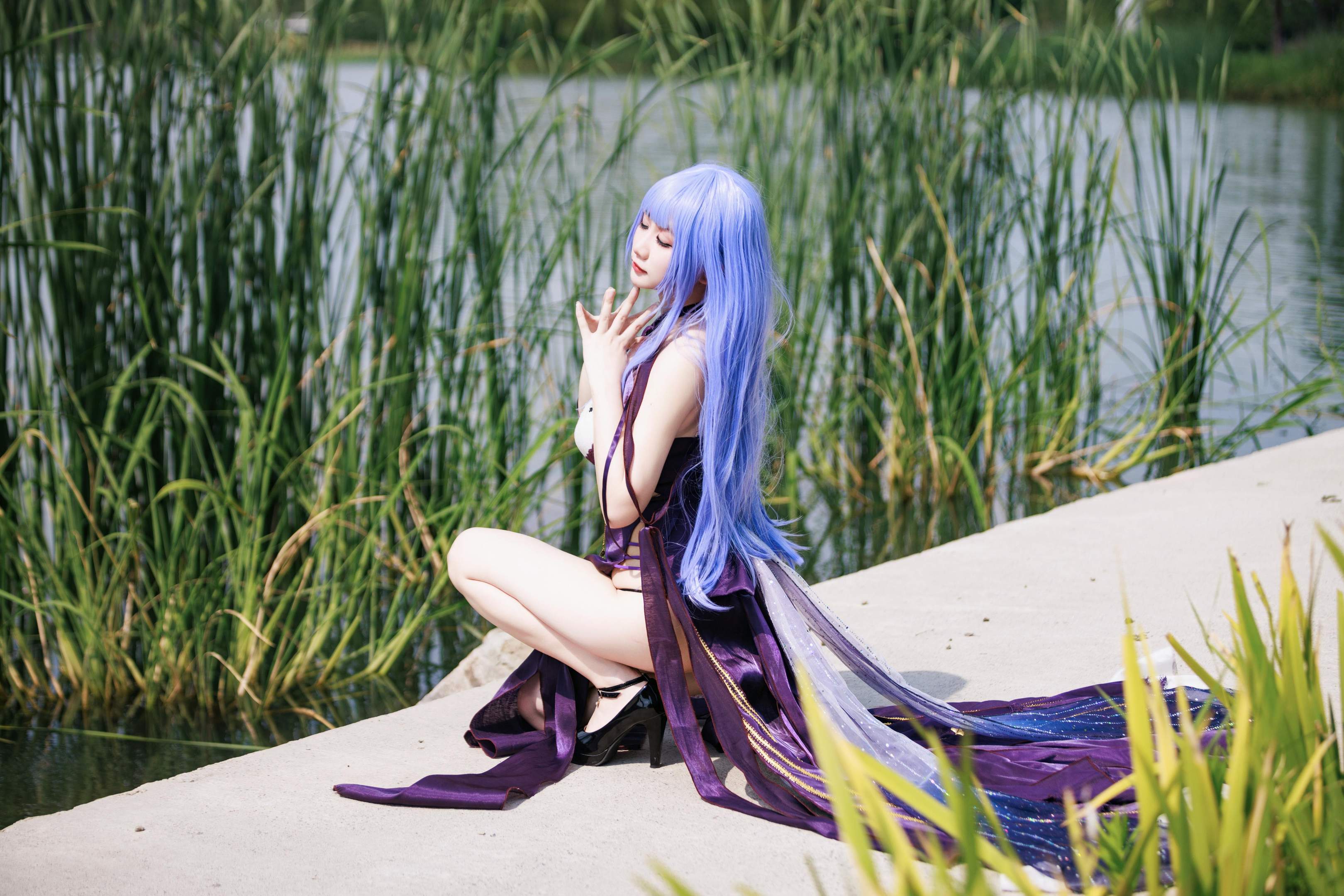 [Cosplay] A Xue Xue - Daito Dress: Purple Hair, Revealing Dress, Beautiful Legs, Character Recreation 78P
